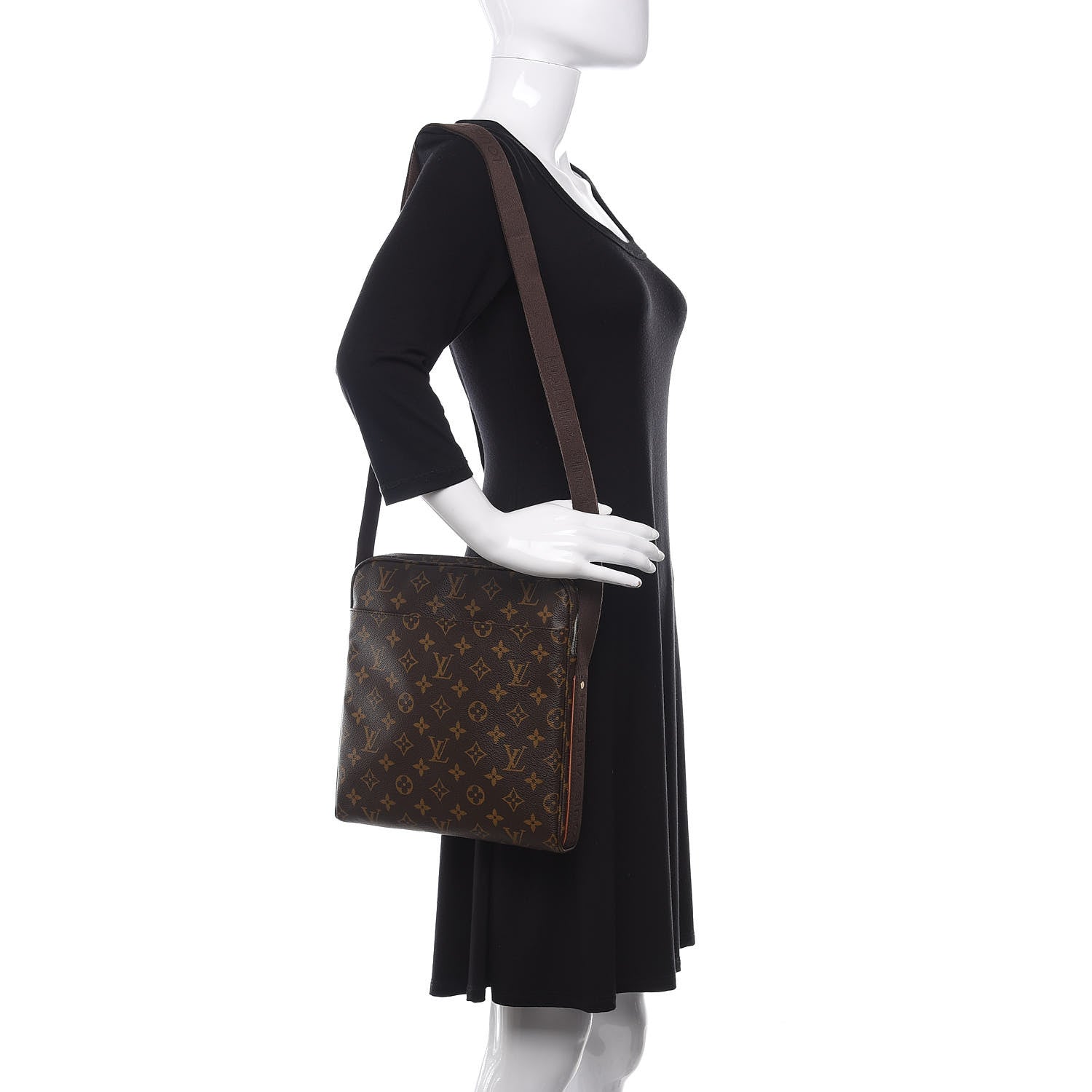 Louis Vuitton Monogram Trotteur Beaubourg 2 of 10