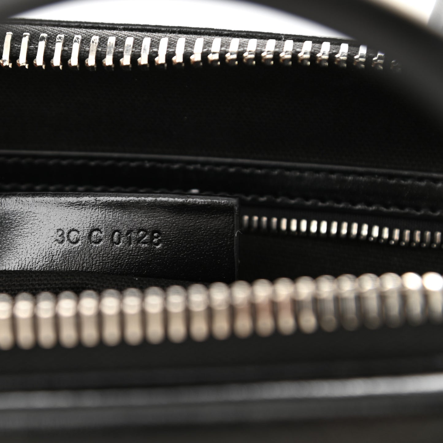 Shiny Lord Calfskin Medium Antigona Black