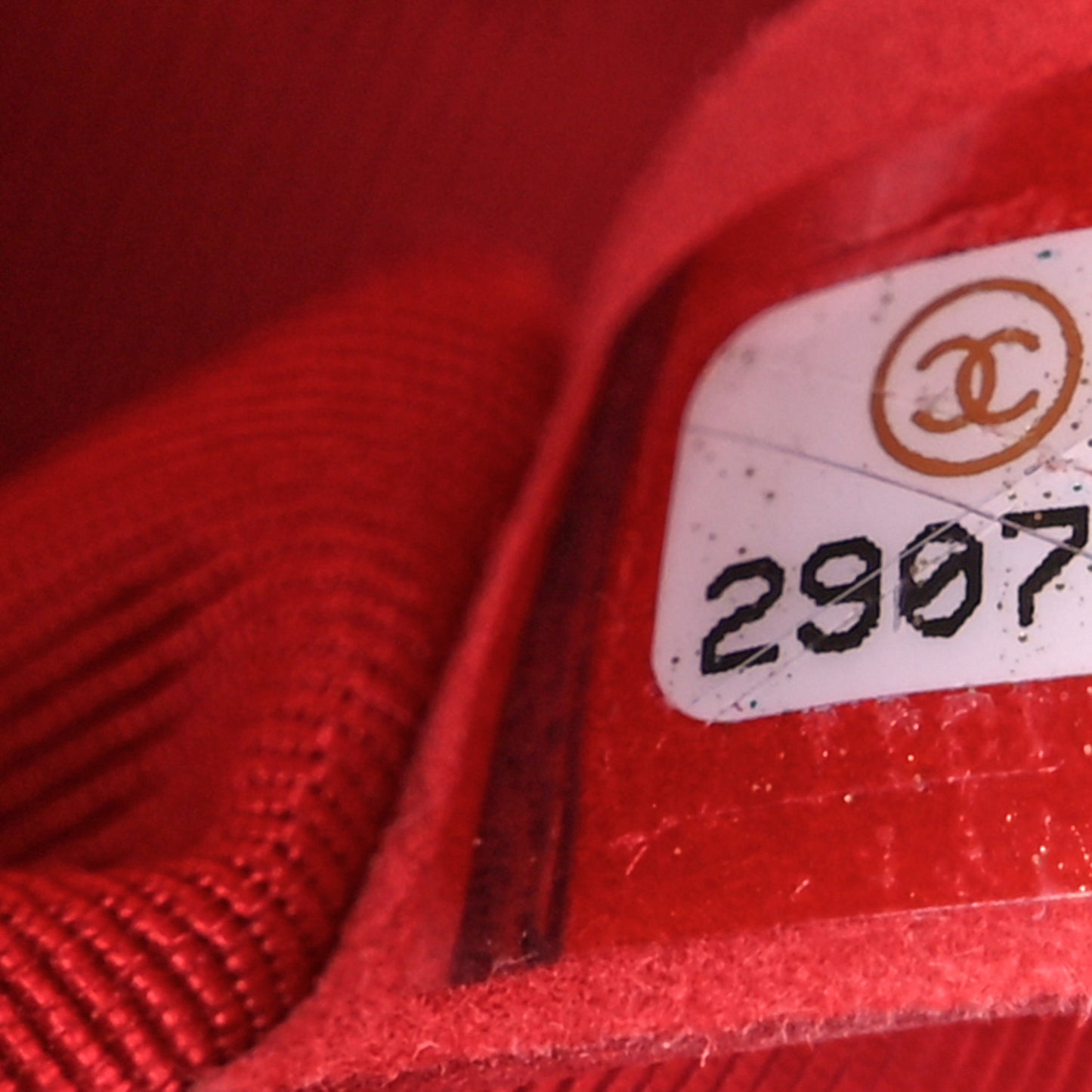 Caviar Quilted Medium Boy Flap Red