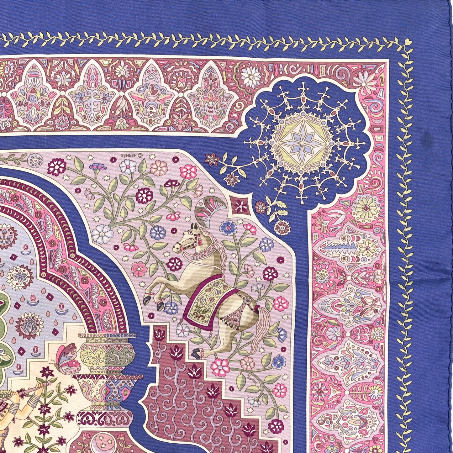 Silk Aux Portes Du Palais Scarf 90