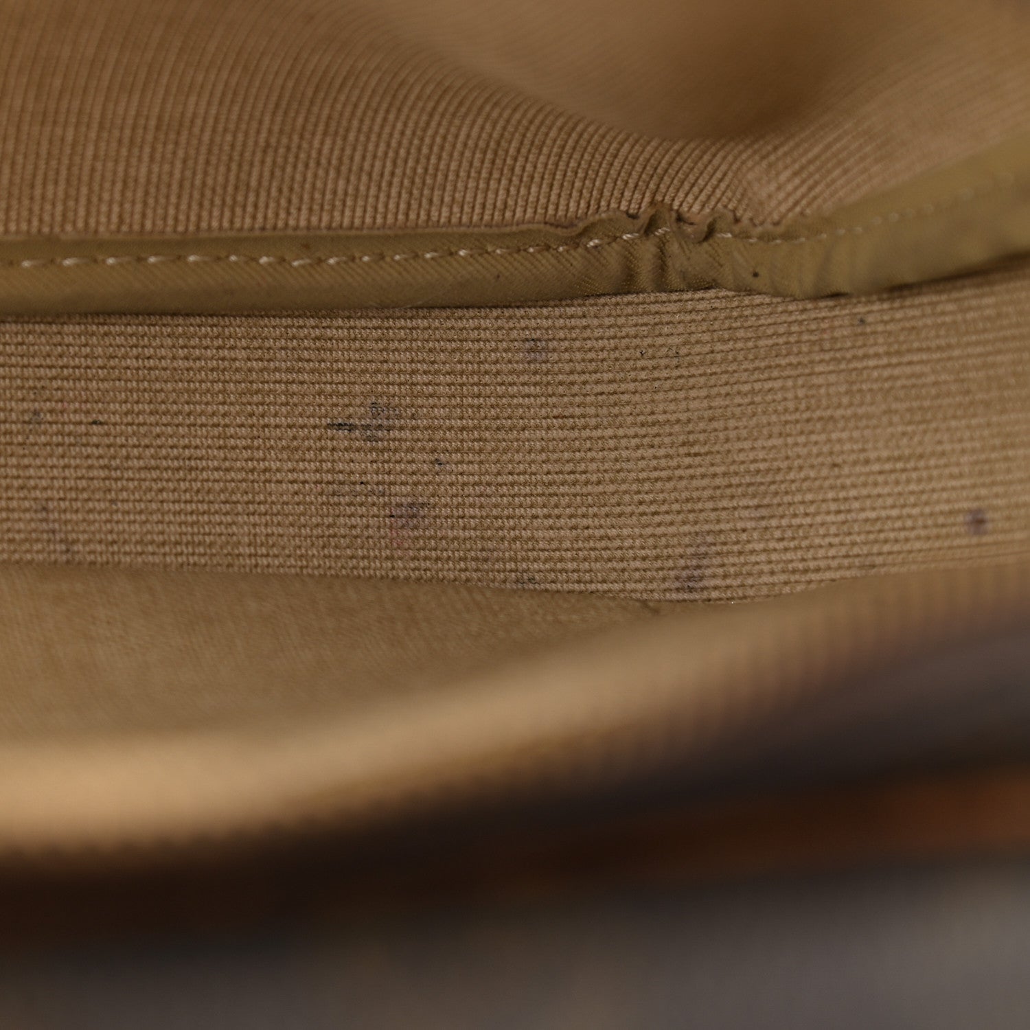 Louis Vuitton Monogram Reporter PM 8 of 20