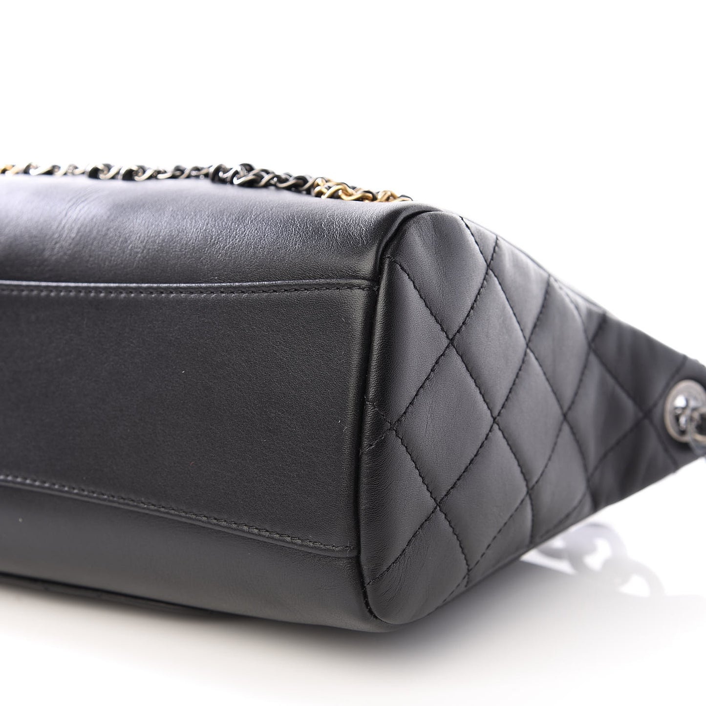 Calfskin Chain 20s Signature Hobo Black