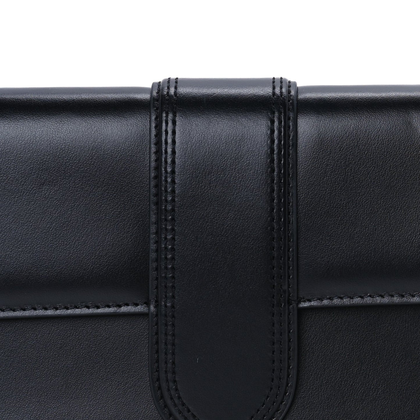 Smooth Calfskin Le Bambino Long Black