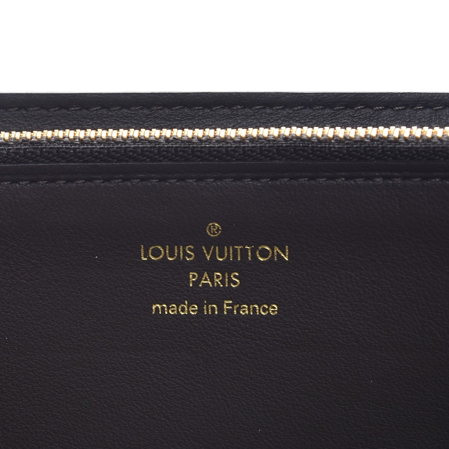 Taurillon Capucines Wallet Galet