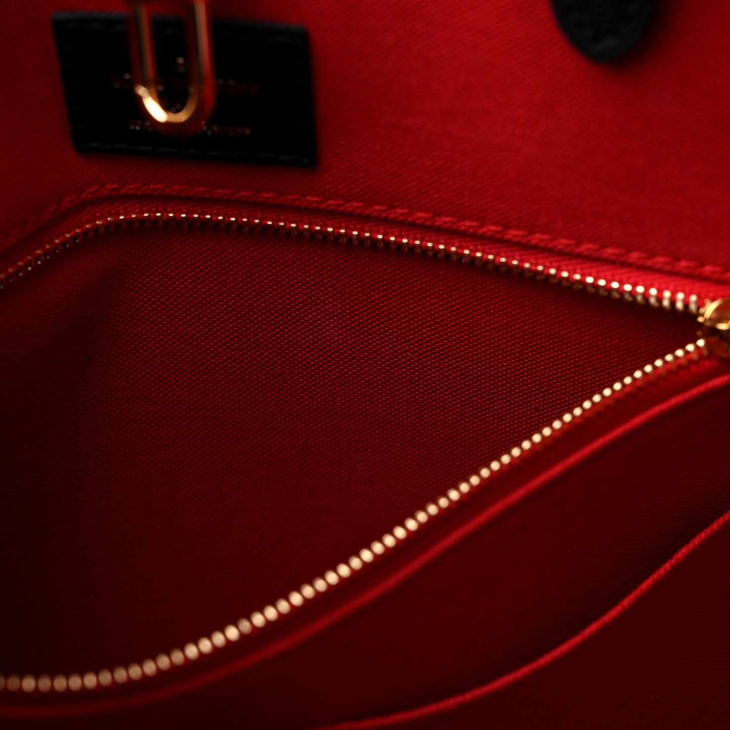 Reverse Monogram Giant Onthego MM