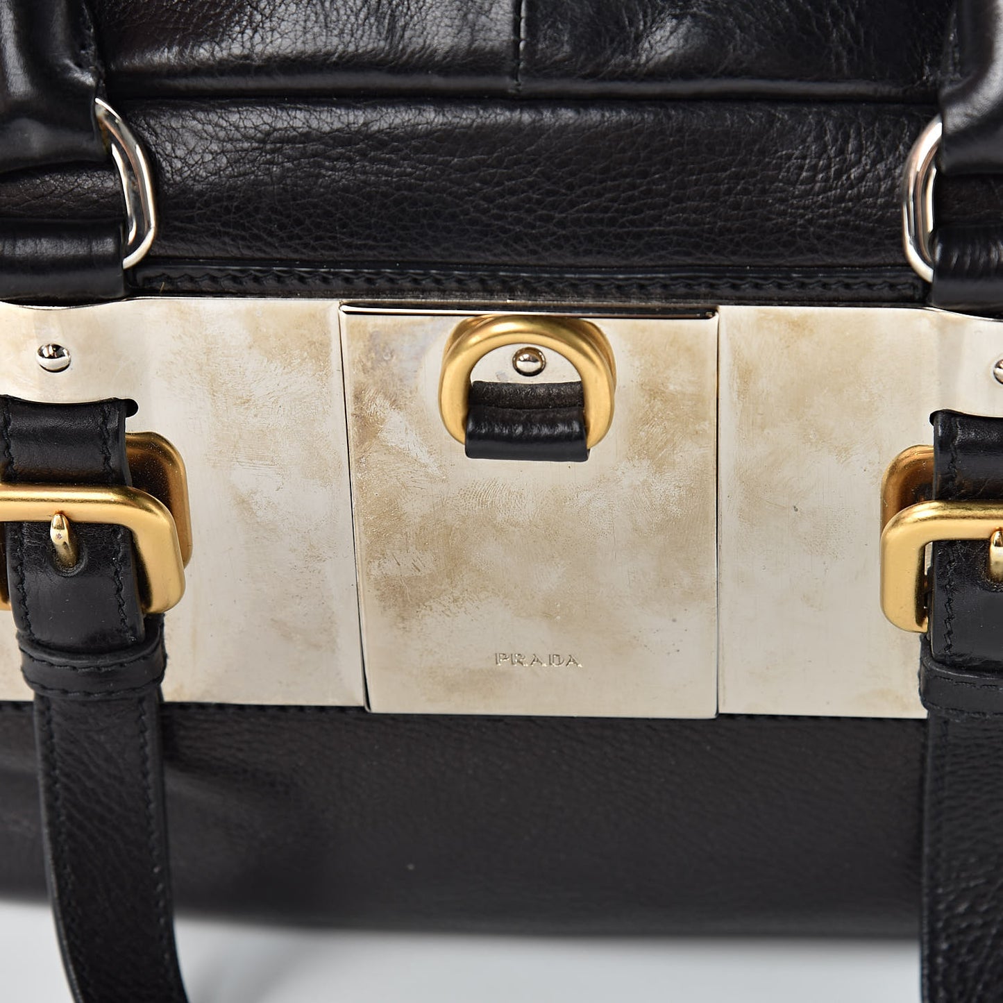 Glace Calfskin Zippers Plaque Boston Black