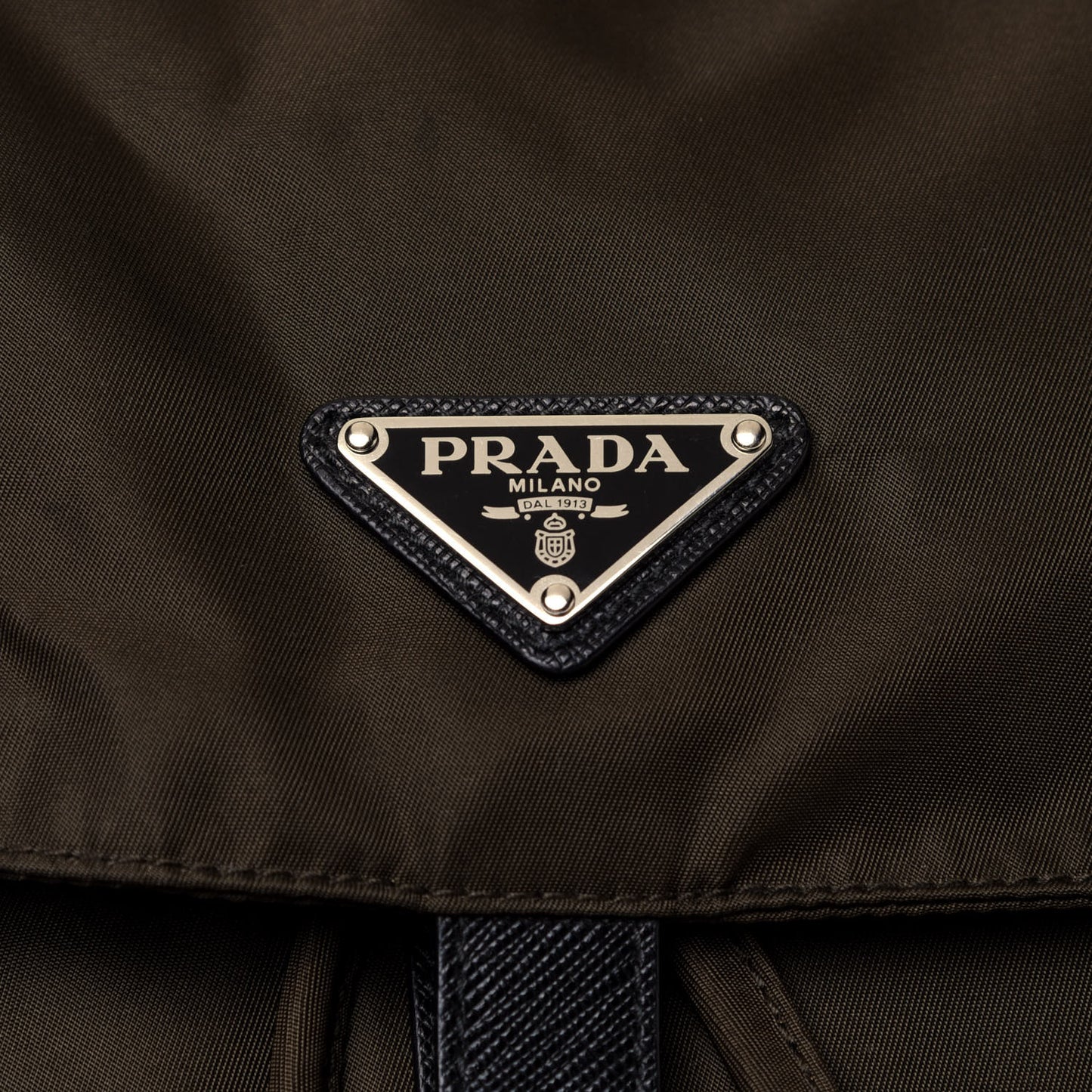 Tessuto Nylon Saffiano Vela Medium Backpack Mimetico