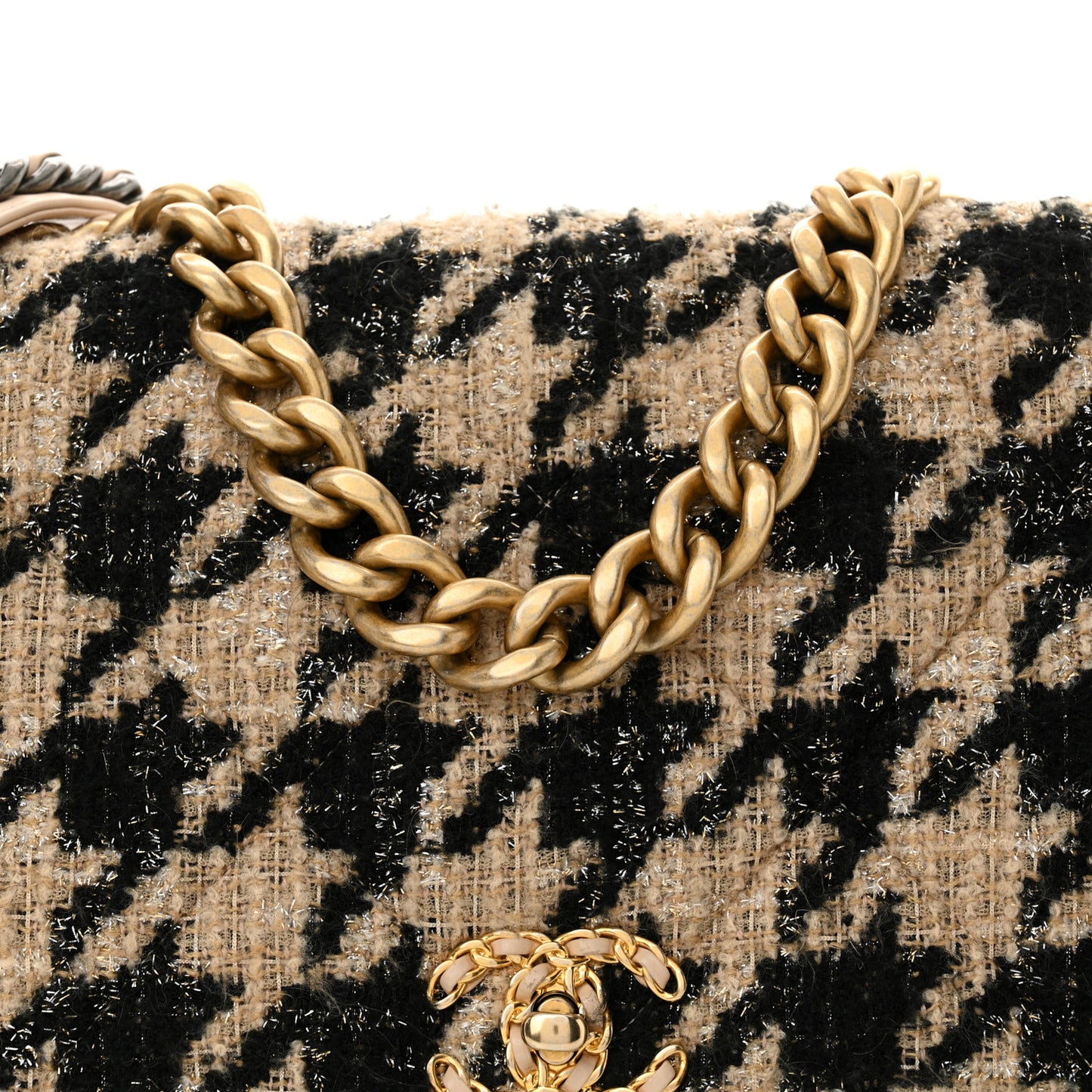 Tweed Maxi Chanel 19 Flap Beige Black