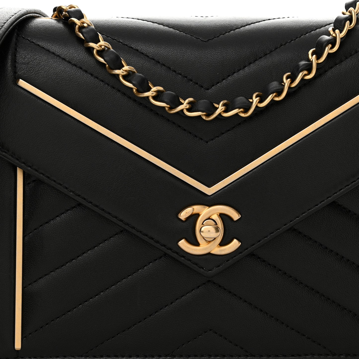Lambskin Reversed Chevron Quilted Flap Black