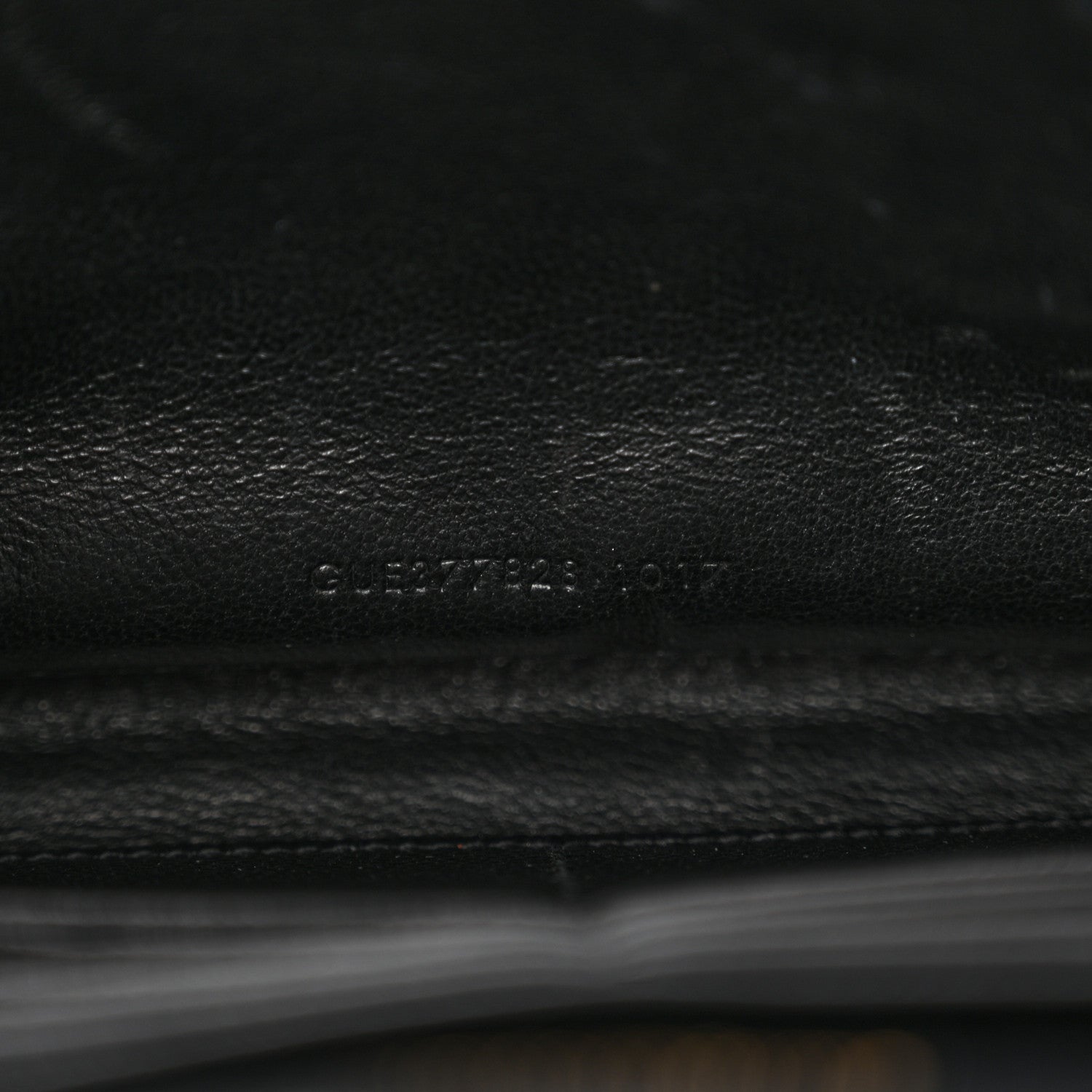 Saint Laurent Grain De Poudre Matelasse Chevron Monogram Chain Wallet Black 7 of 14