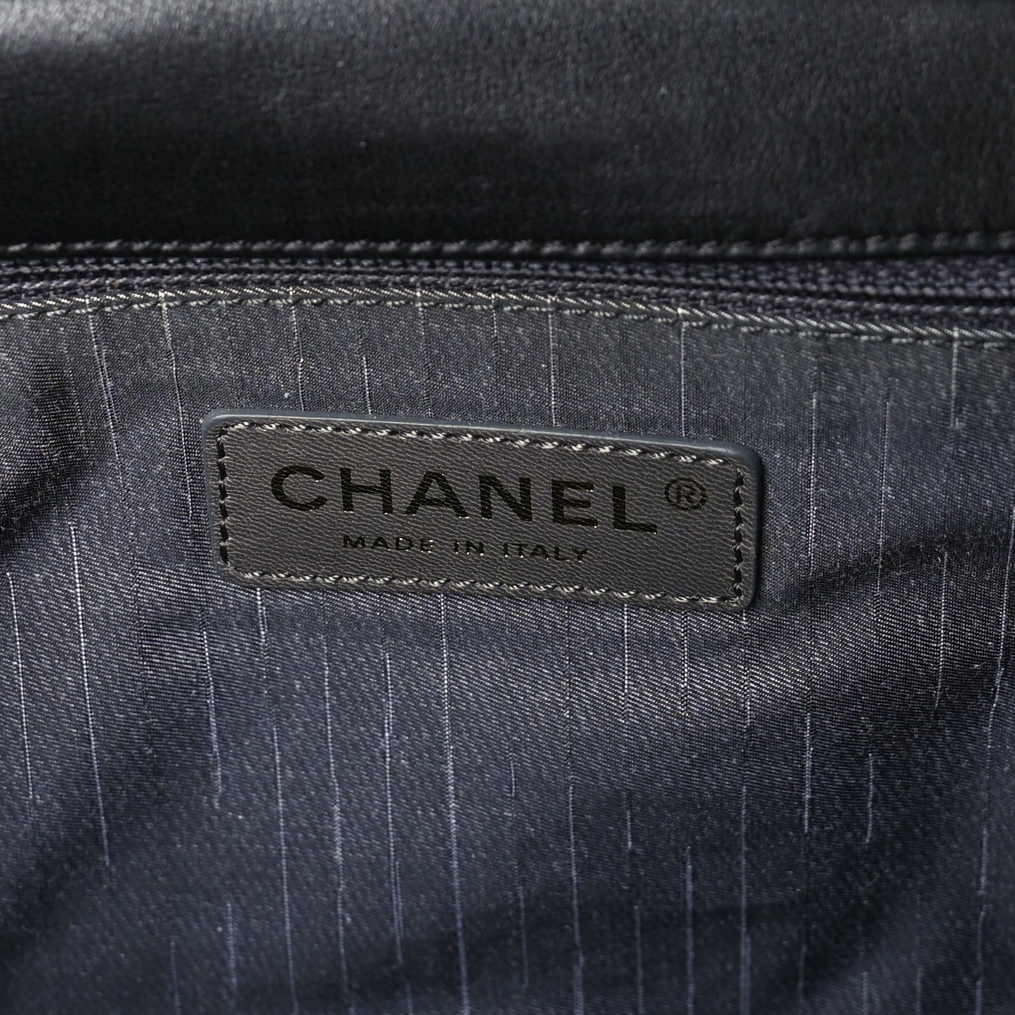 Lambskin Medium Westminster Pearl Flap  Black