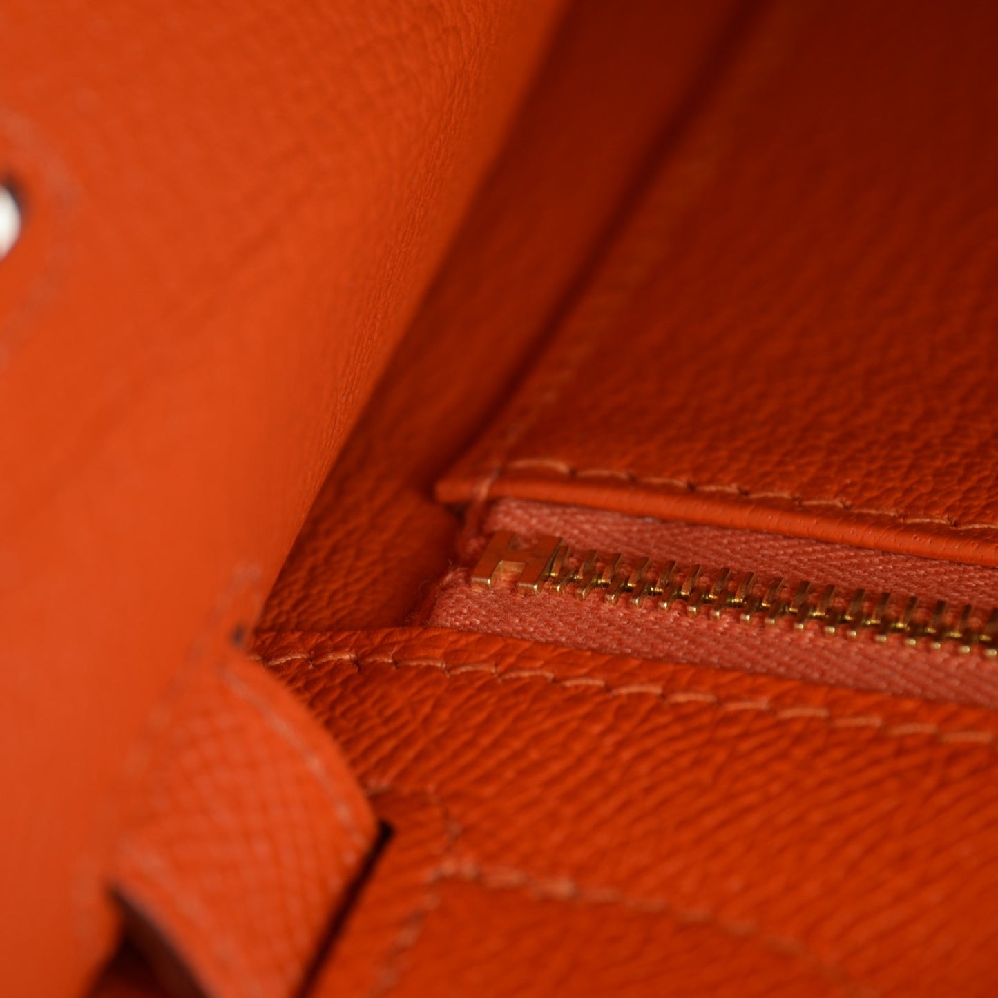 Epsom Kelly Sellier 28 Feu