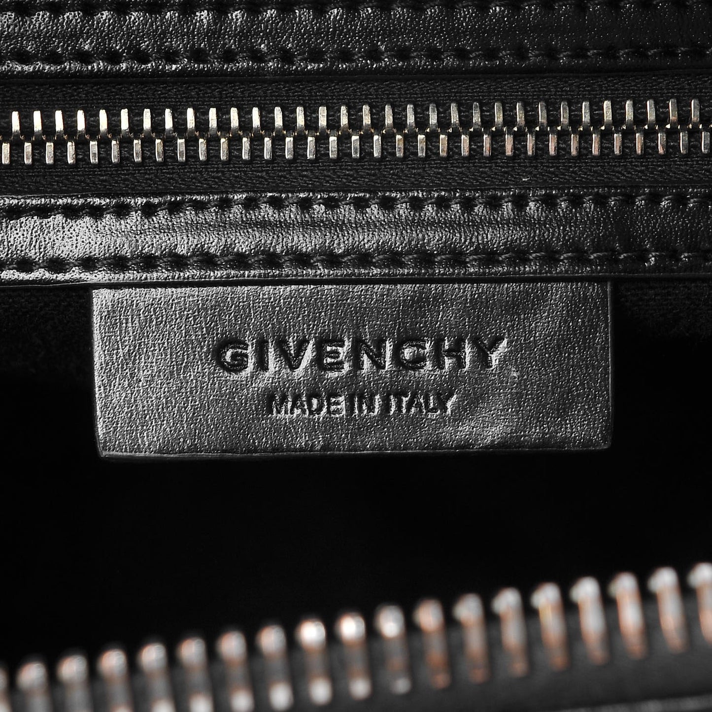 Shiny Lord Calfskin Small Antigona Black