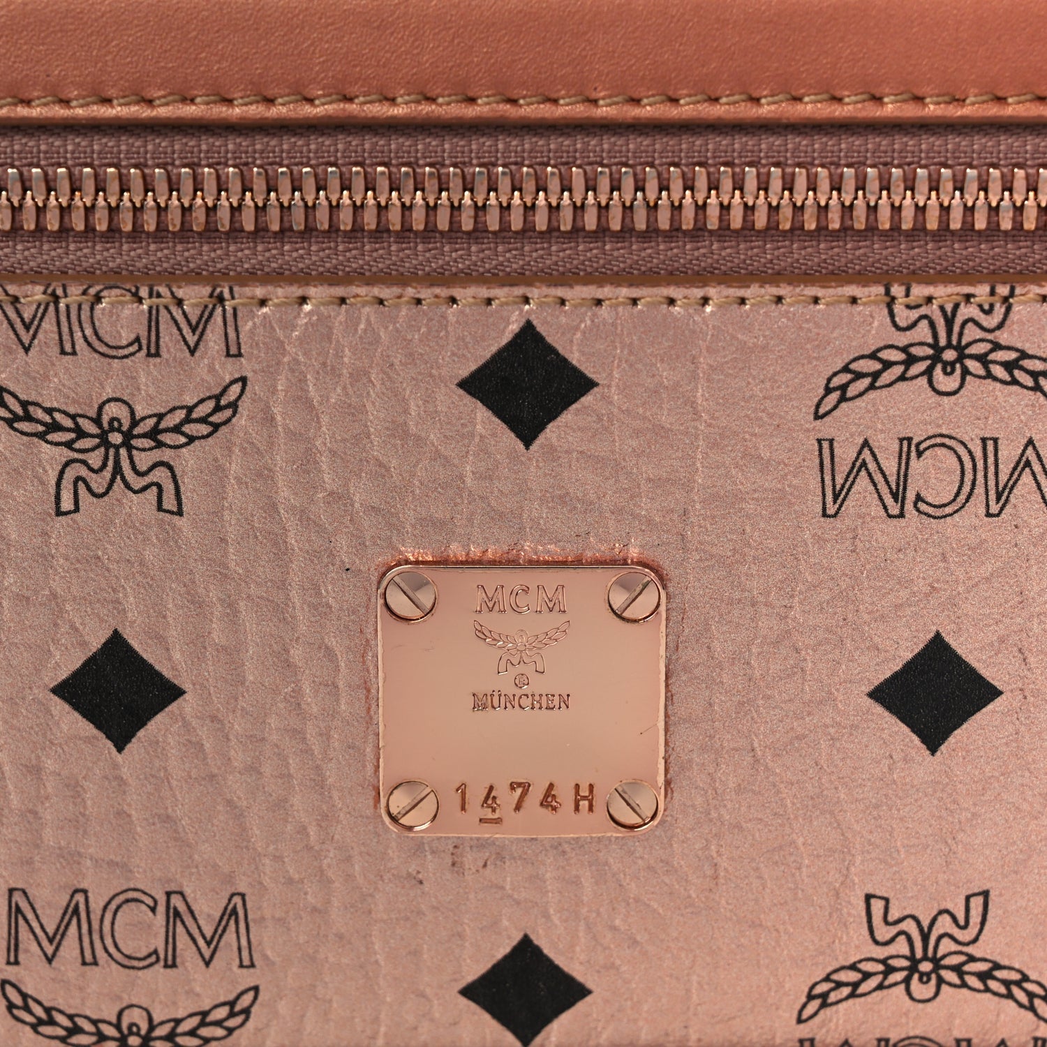 MCM Metallic Visetos Vanity Case Champagne Gold 6 of 8