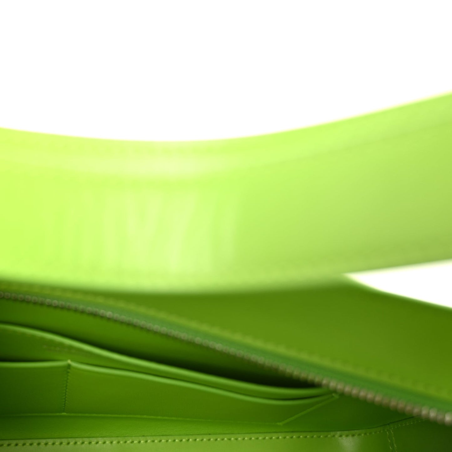 Smooth Calfskin Medium TB Shoulder Bag Brilliant Green