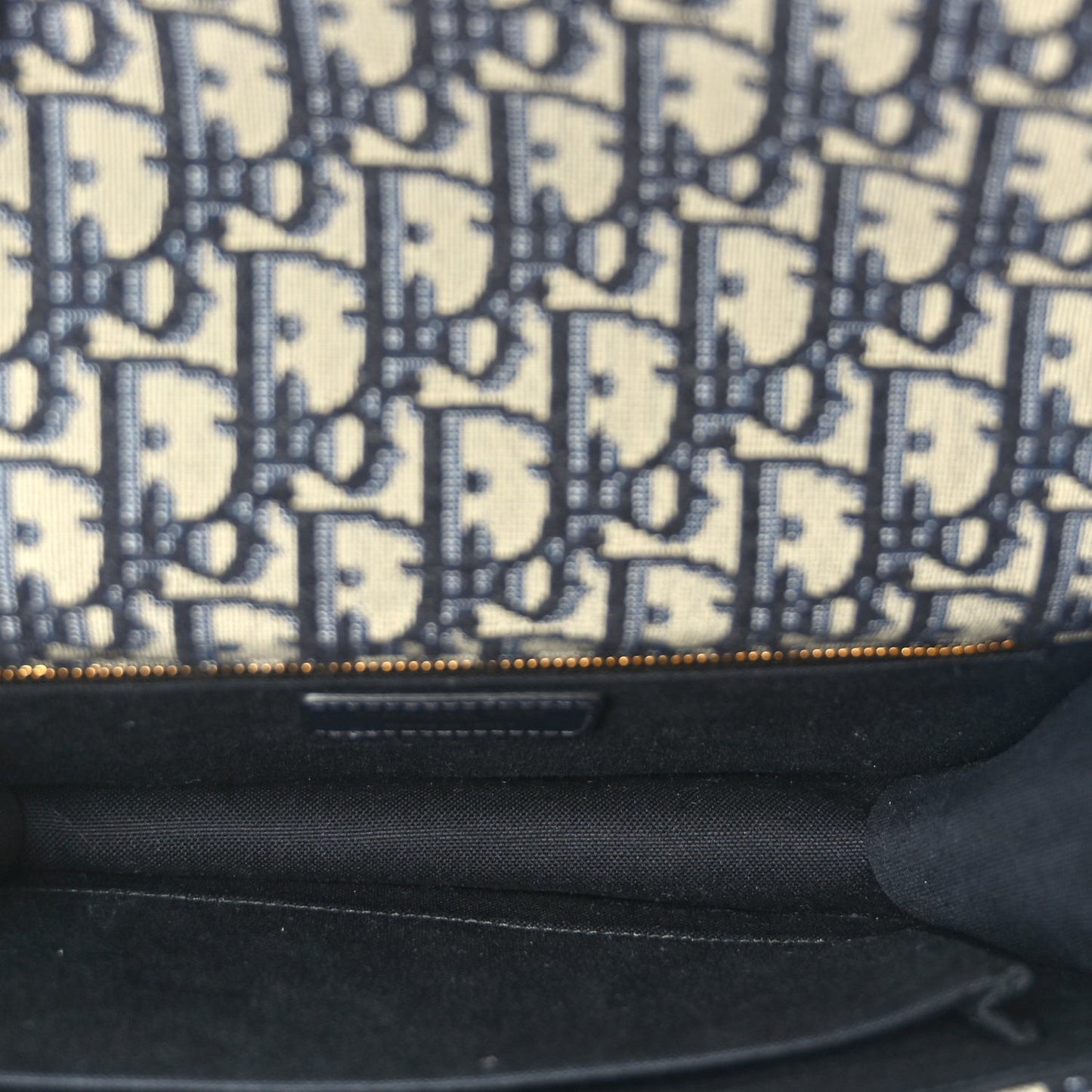 Oblique 30 Montaigne Flap Bag Blue