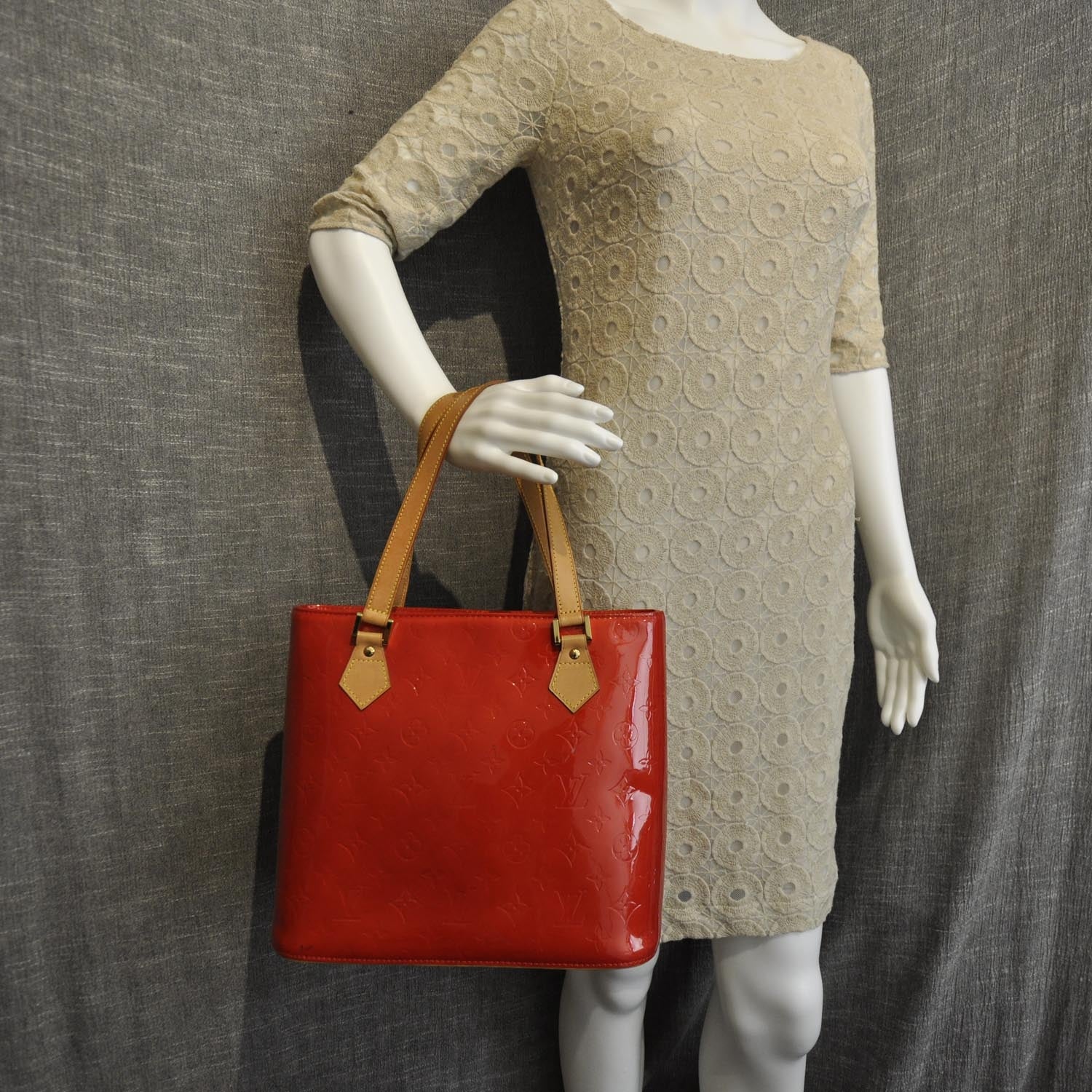 Louis Vuitton Vernis Houston Rouge 2 of 9