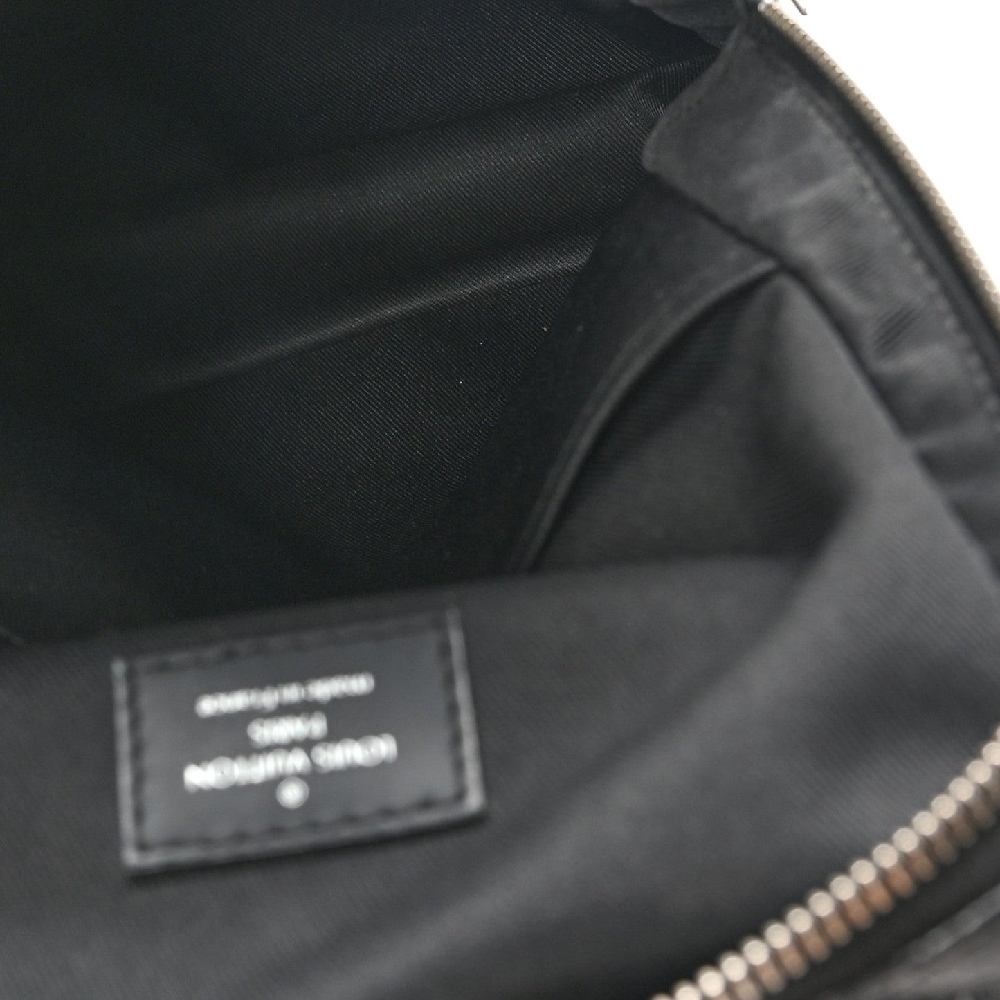 Damier Graphite Avenue Sling Bag
