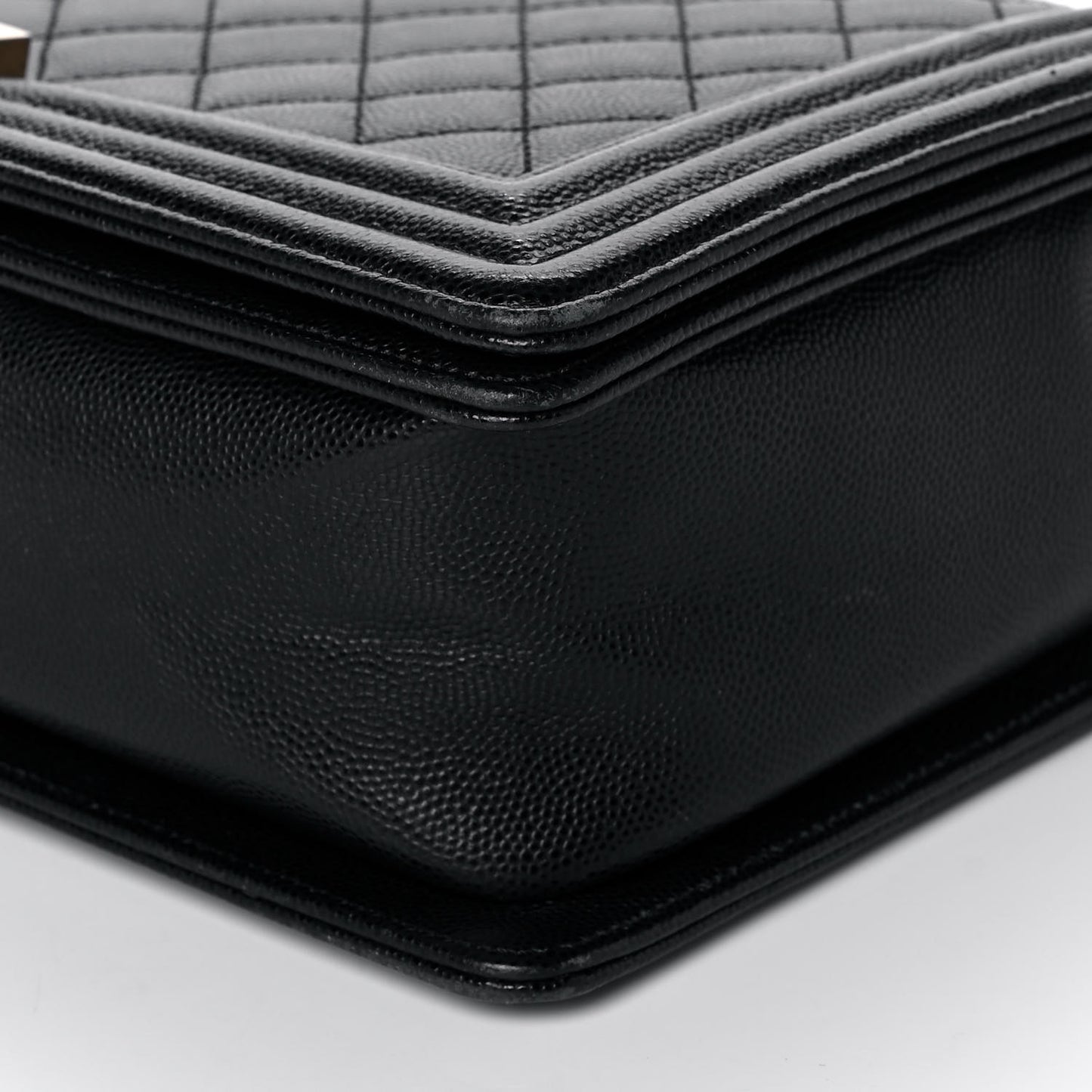 Caviar Quilted New Medium Boy Flap Black