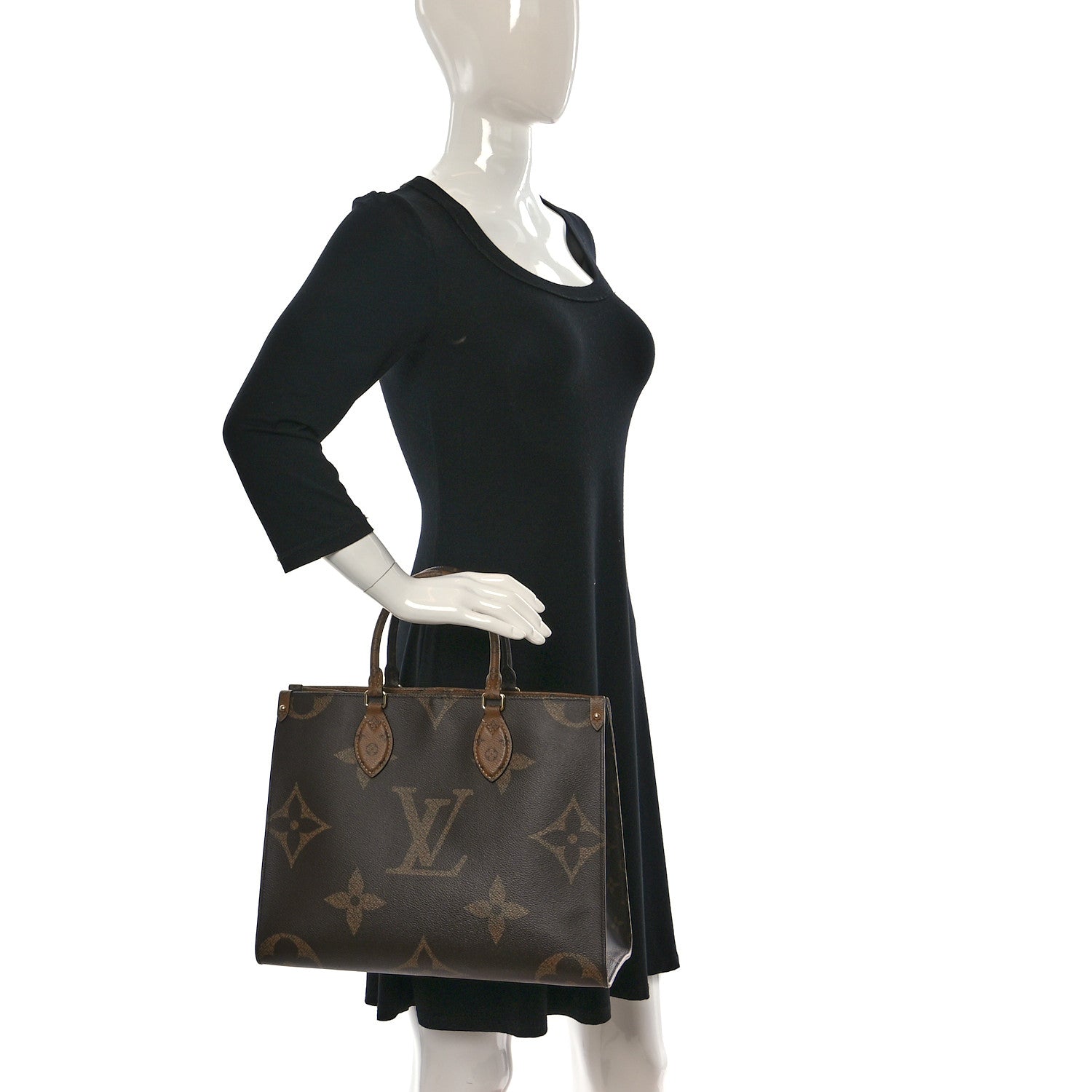 Louis Vuitton Reverse Monogram Giant Onthego MM 2 of 9