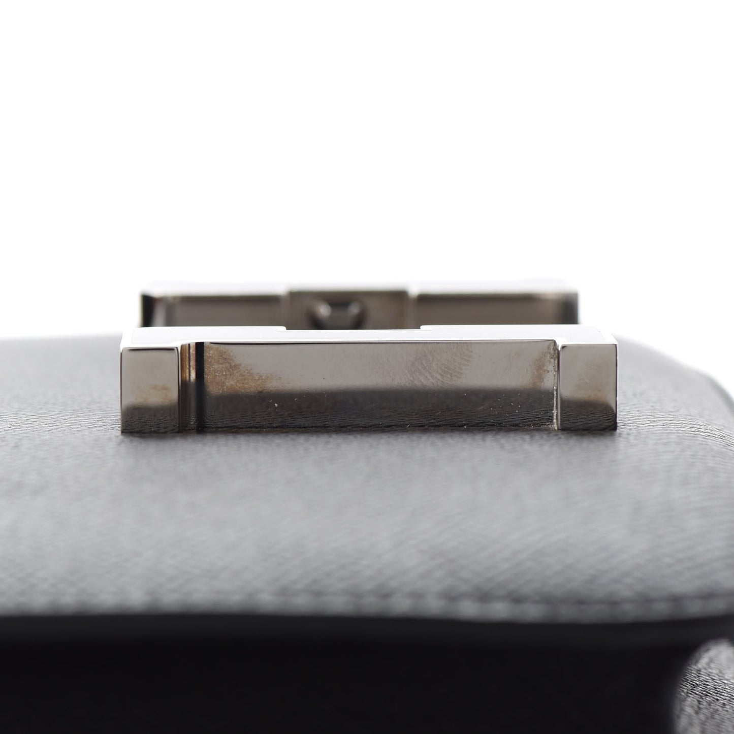 Epsom Horseshoe Enamel Constance 24 Black