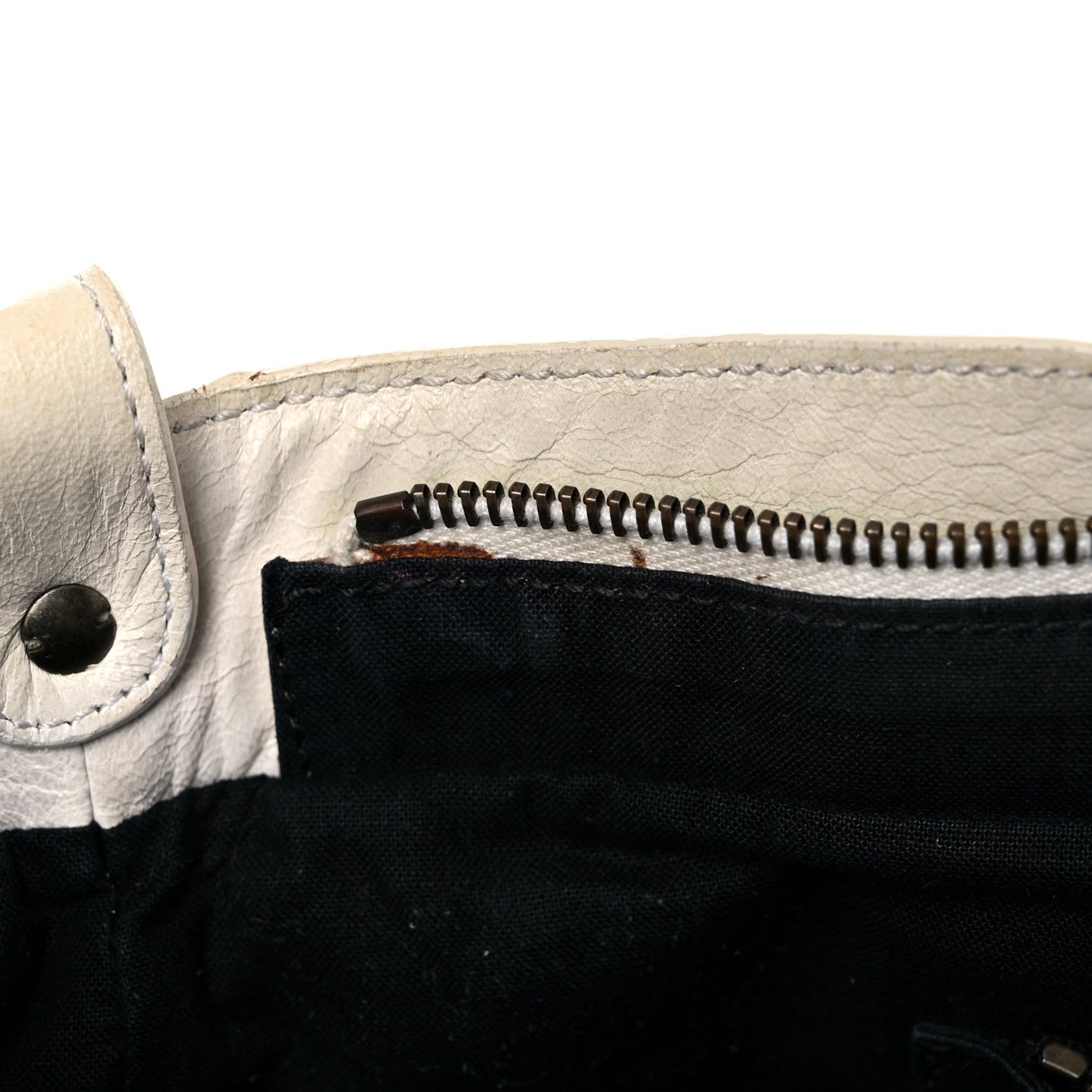 Chevre Classic Hardware First White