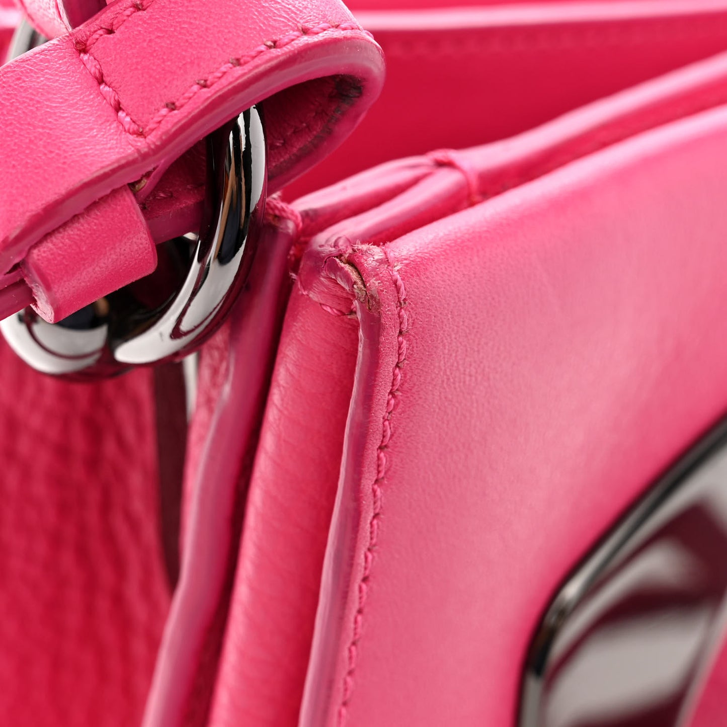 Grained Calfskin Passage Messenger Pink