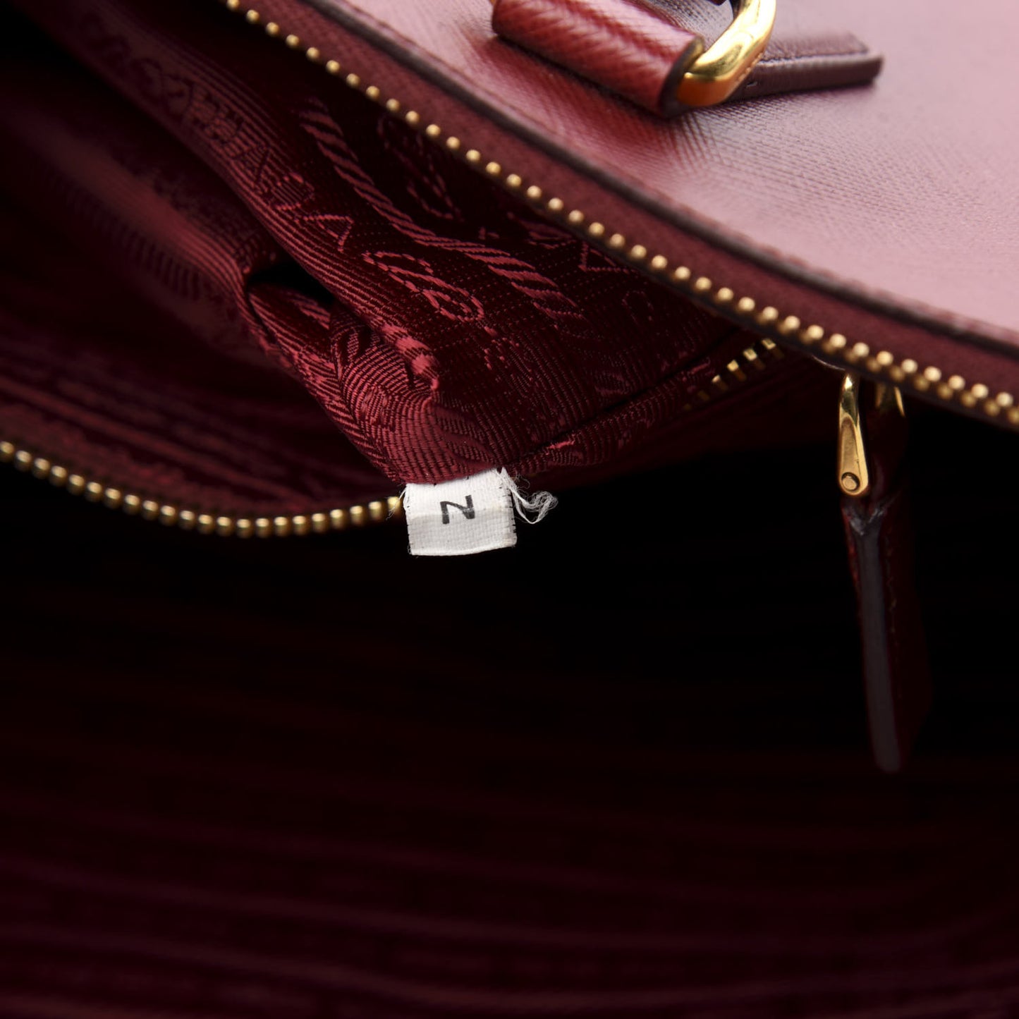 Saffiano Large Galleria Double Zip Tote Fuoco