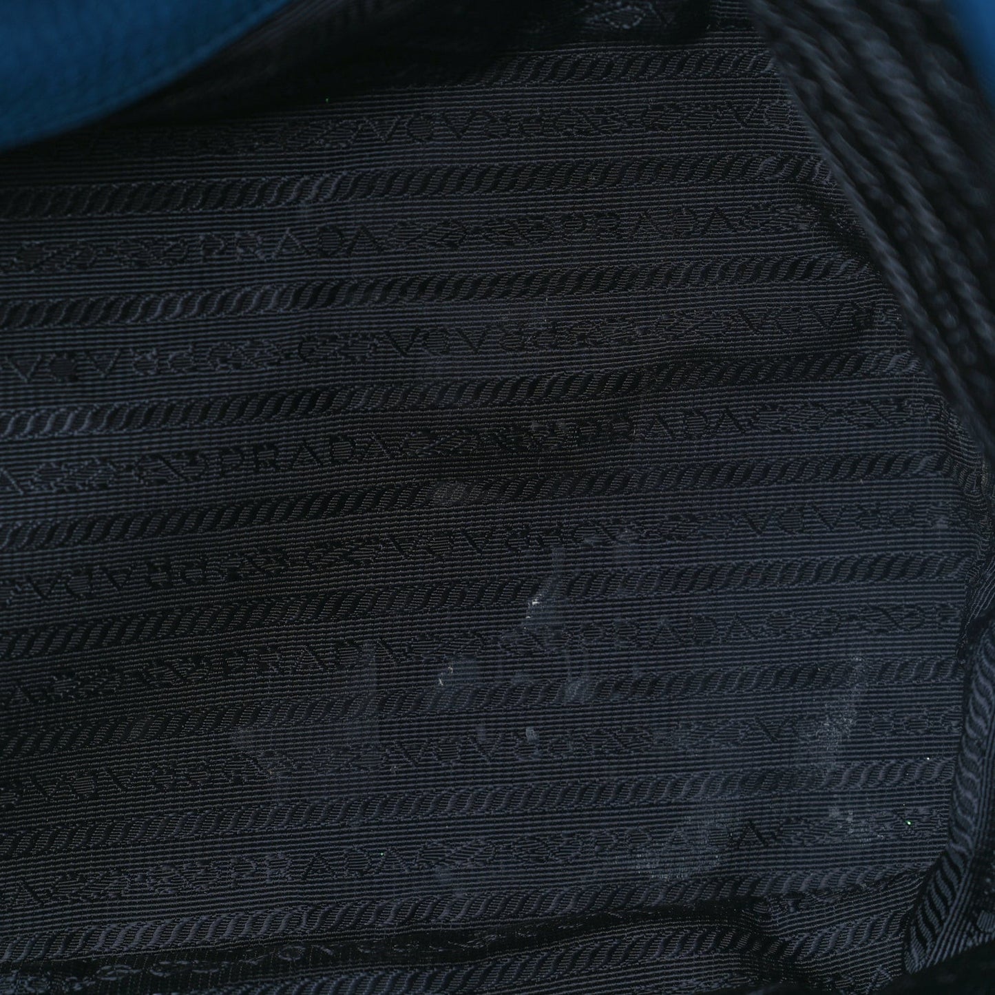 Vitello Daino Shoulder Bag Cobalto