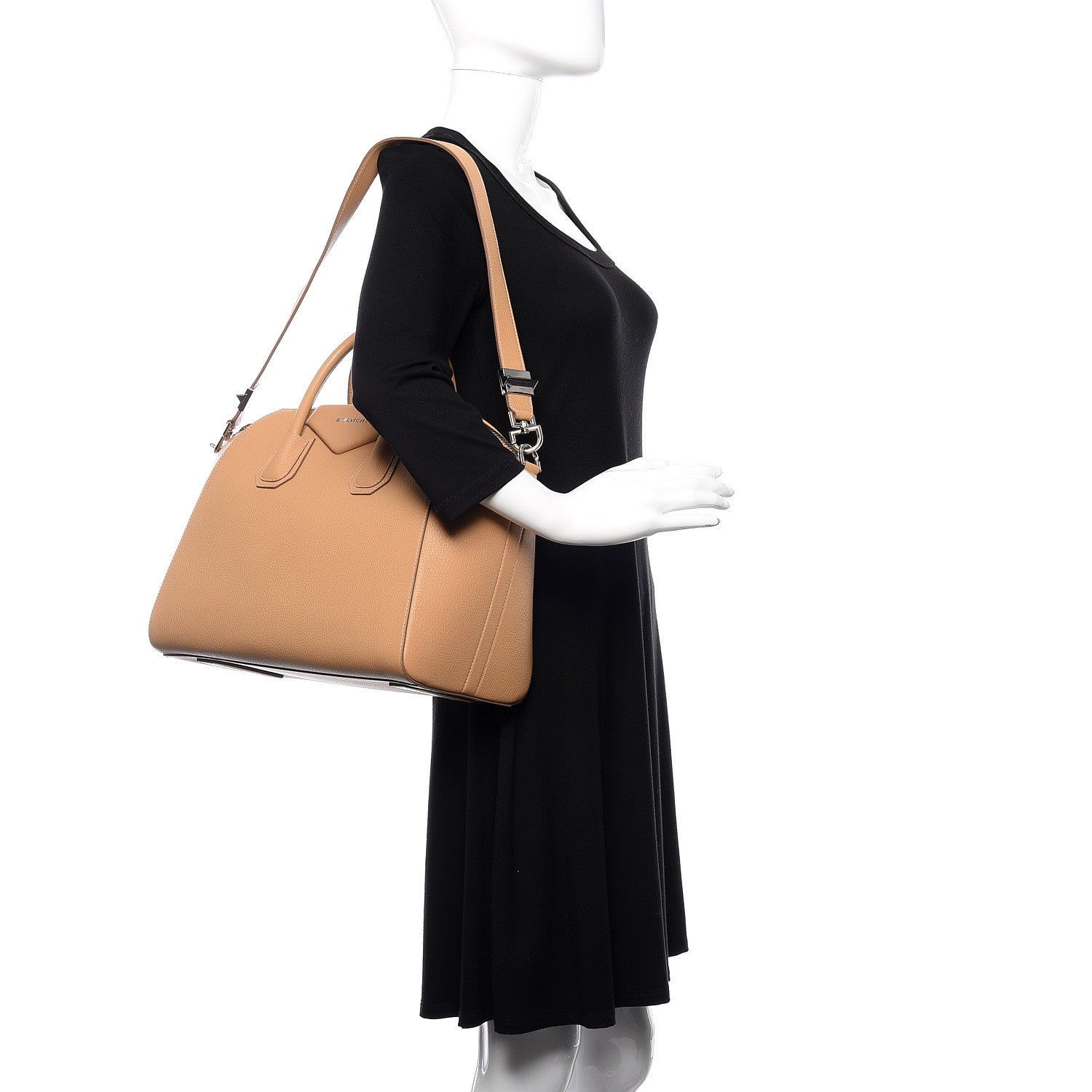 Givenchy Sugar Goatskin Medium Antigona Light Beige 2 of 11