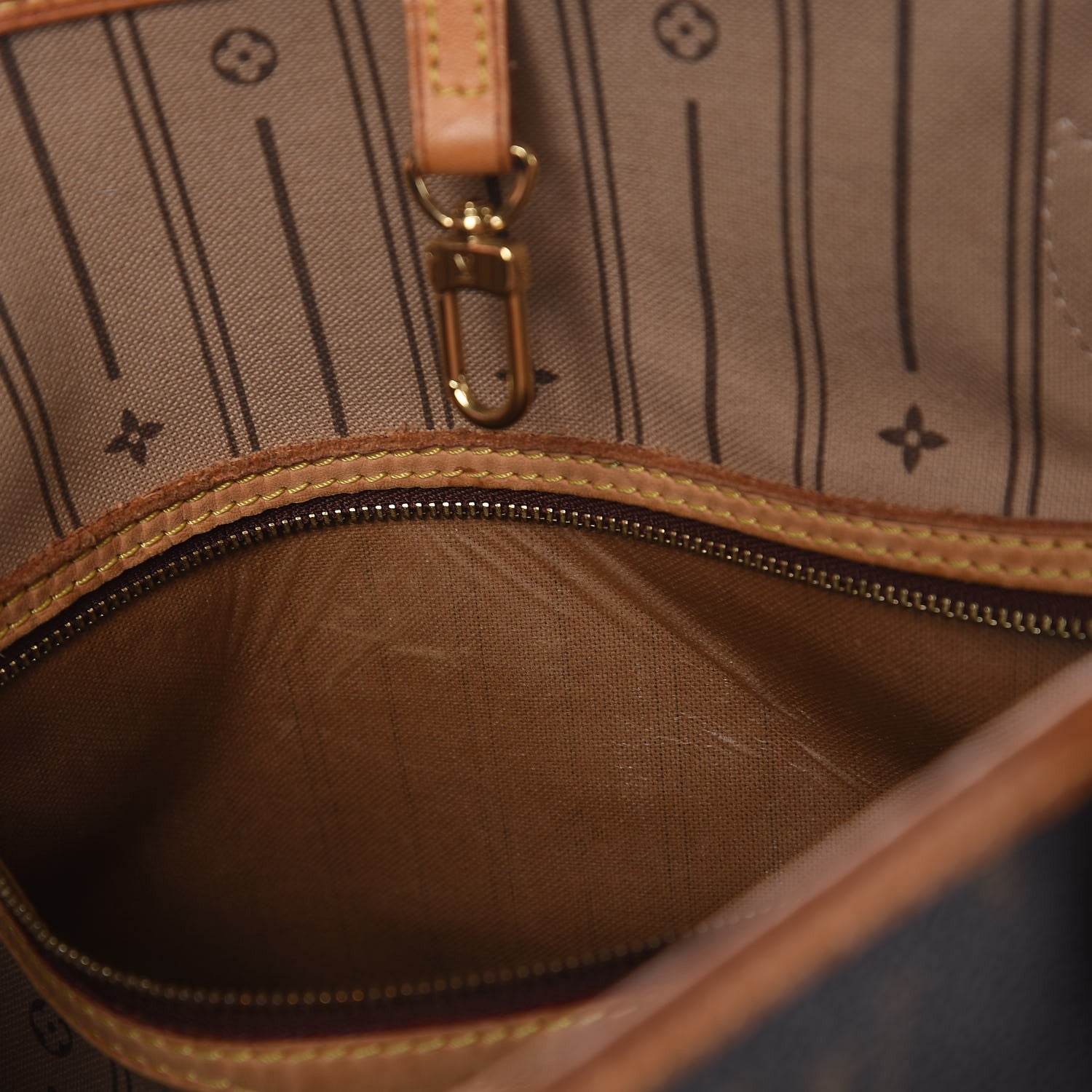 Louis Vuitton Monogram Neverfull MM 9 of 16