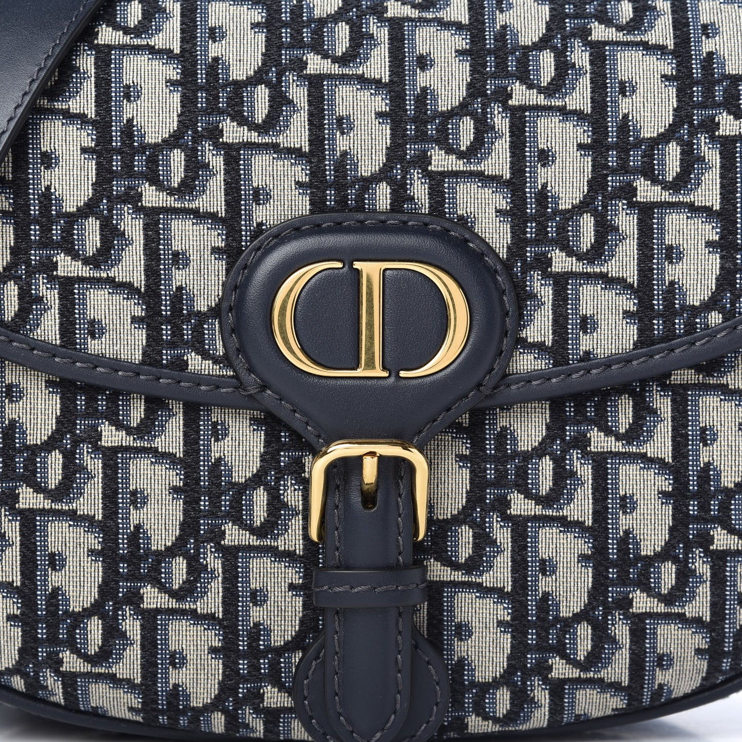 Oblique Medium Bobby Flap Blue