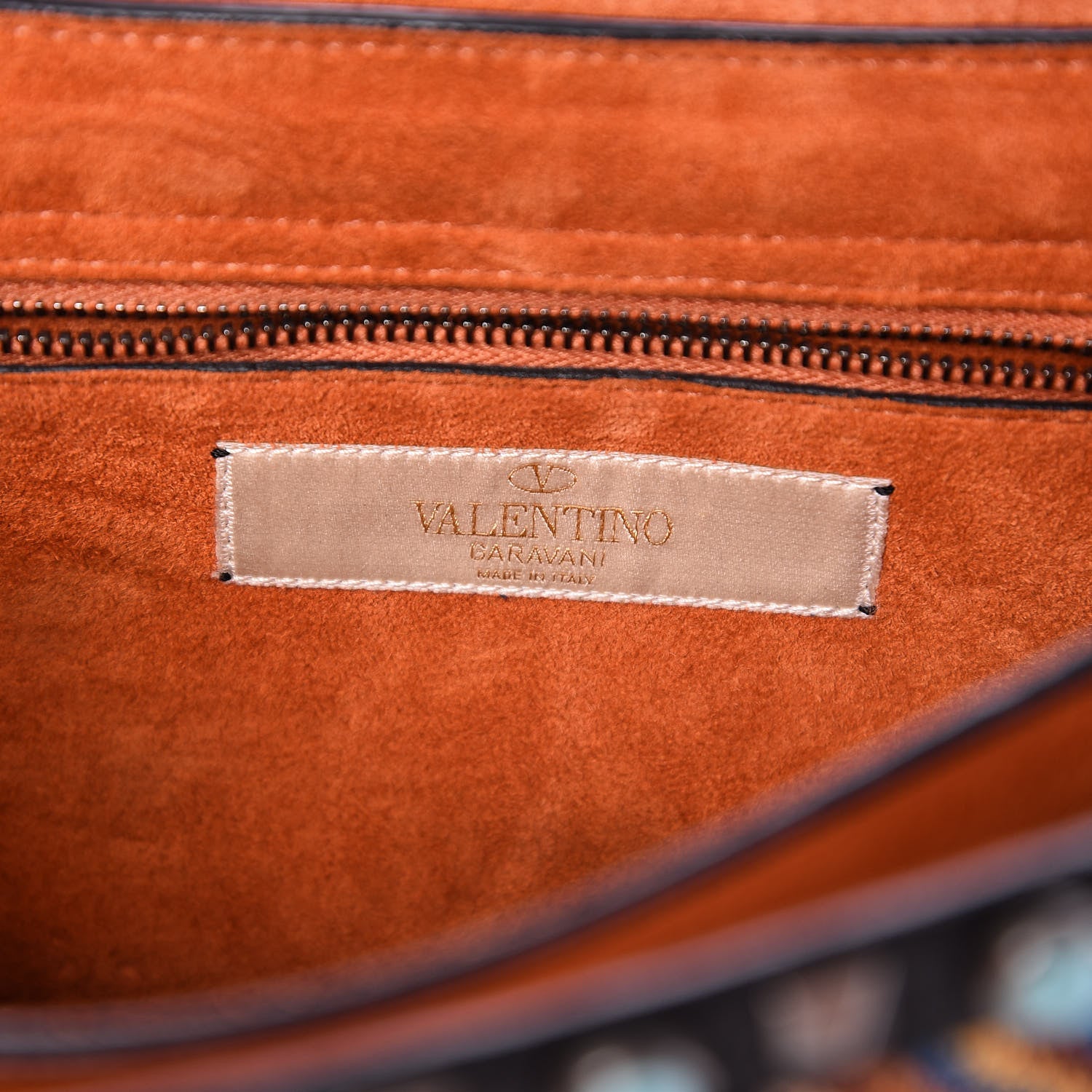 Valentino Garavani Pebbled Calfskin Beaded Medium Guitar Strap Rockstud Rolling Flap Saddle Bag Black 6 of 9