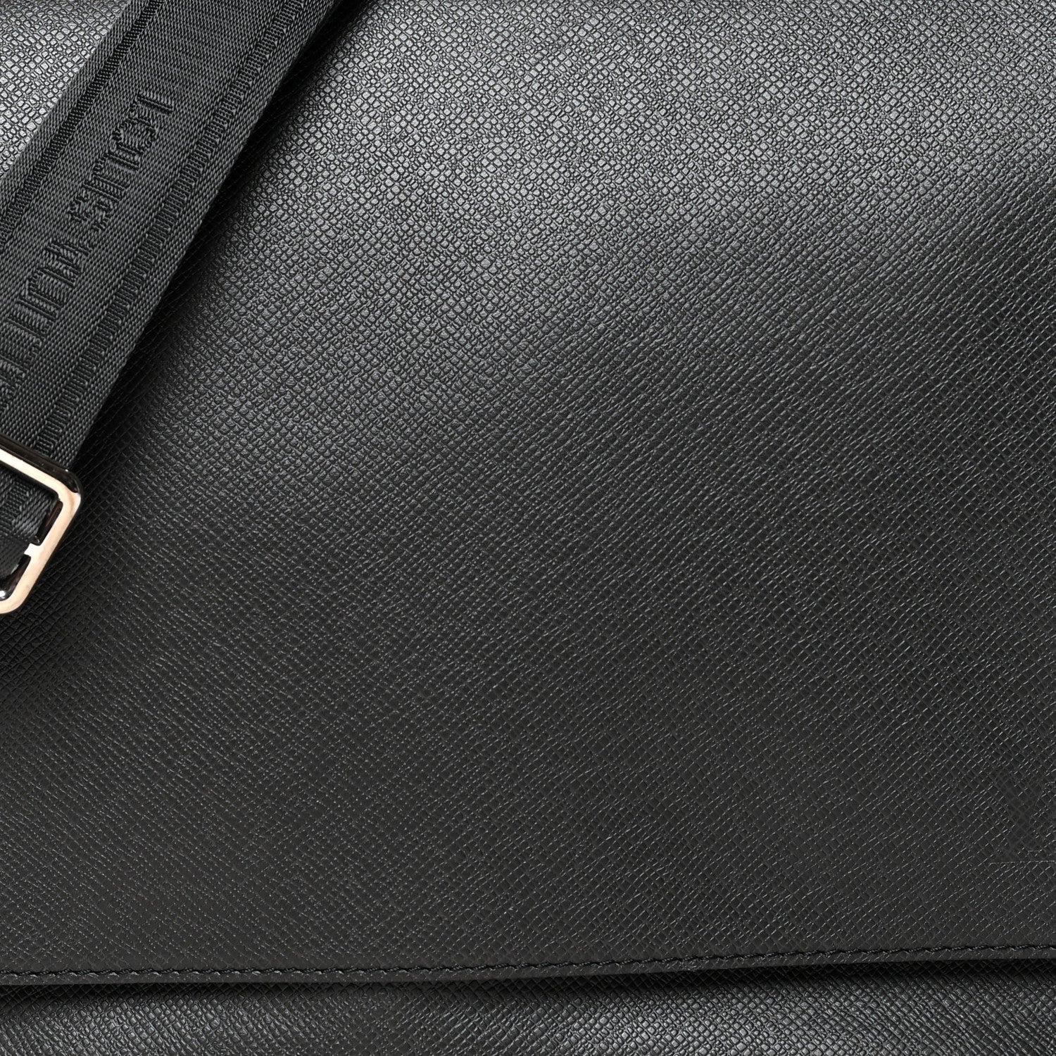 Louis Vuitton Taiga Roman PM Messenger Black 7 of 11