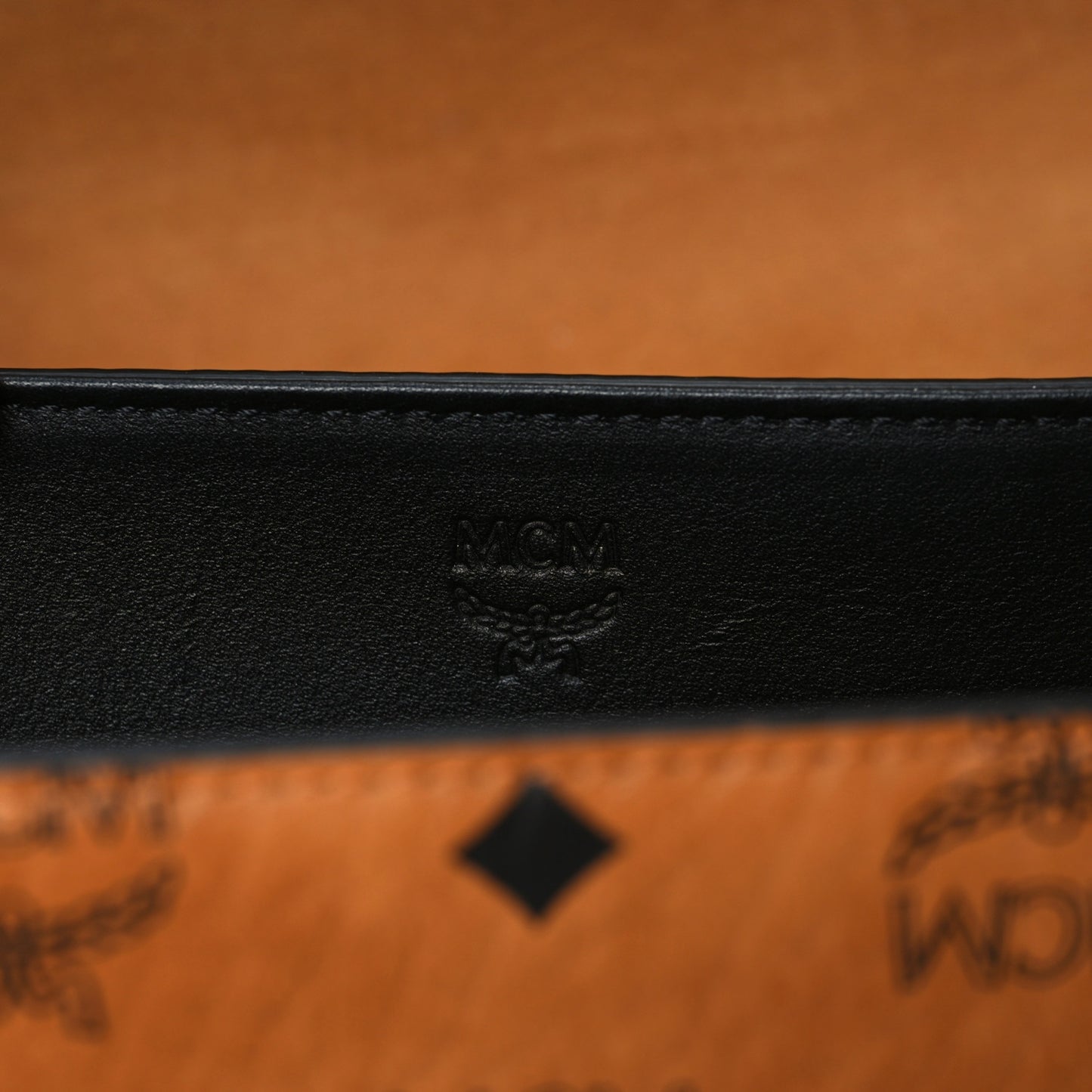 Visetos Medium Klassik Messenger Bag Cognac Black