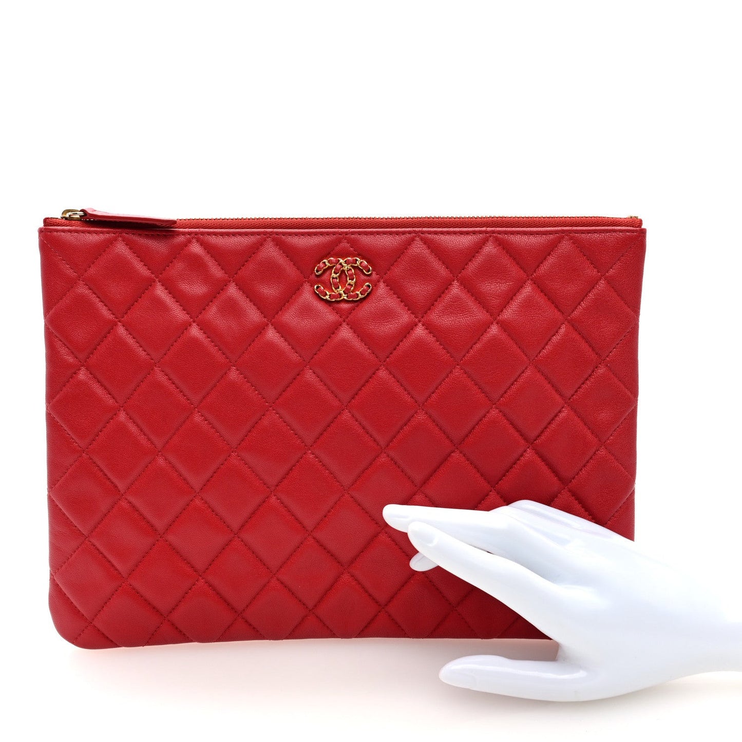 Lambskin Quilted 19 Medium Cosmetic Case Red