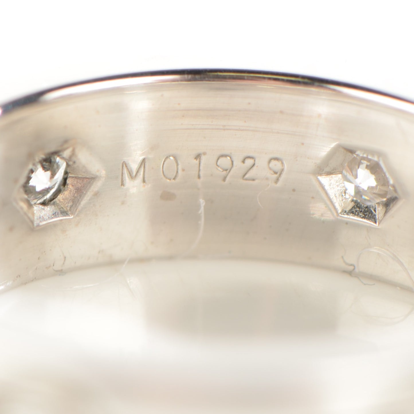 18K White Gold 6 Diamond 5.5mm LOVE Ring 50 5.25