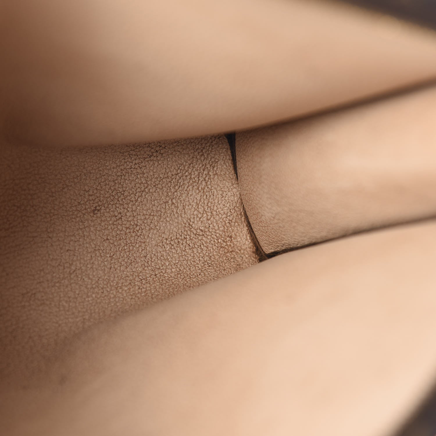 Louis Vuitton Monogram Toiletry Pouch 26 8 of 11