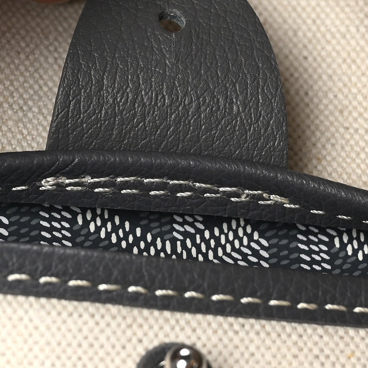 ine Artois GM Grey