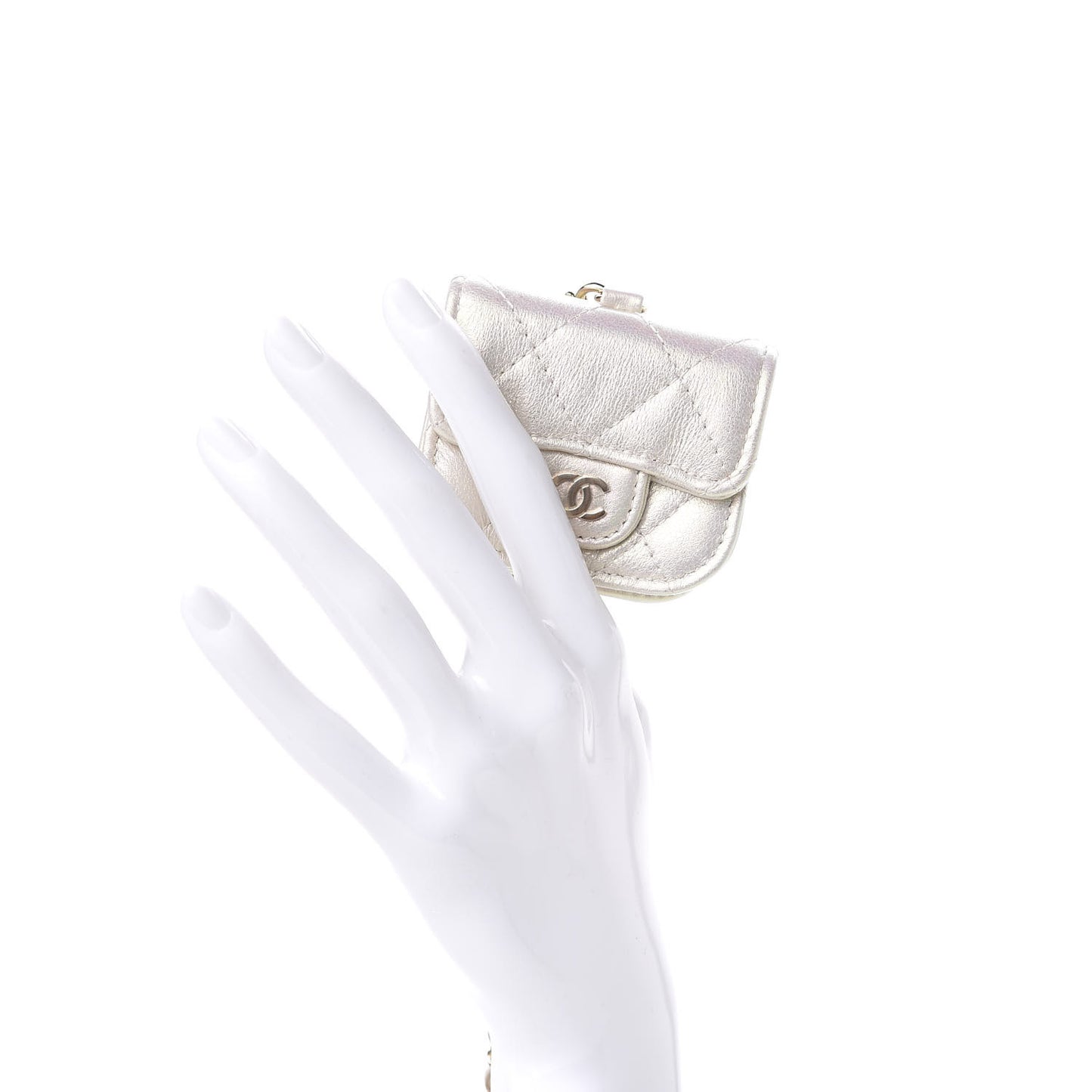 Iridescent Lambskin Quilted Airpods Pro Case Ivory