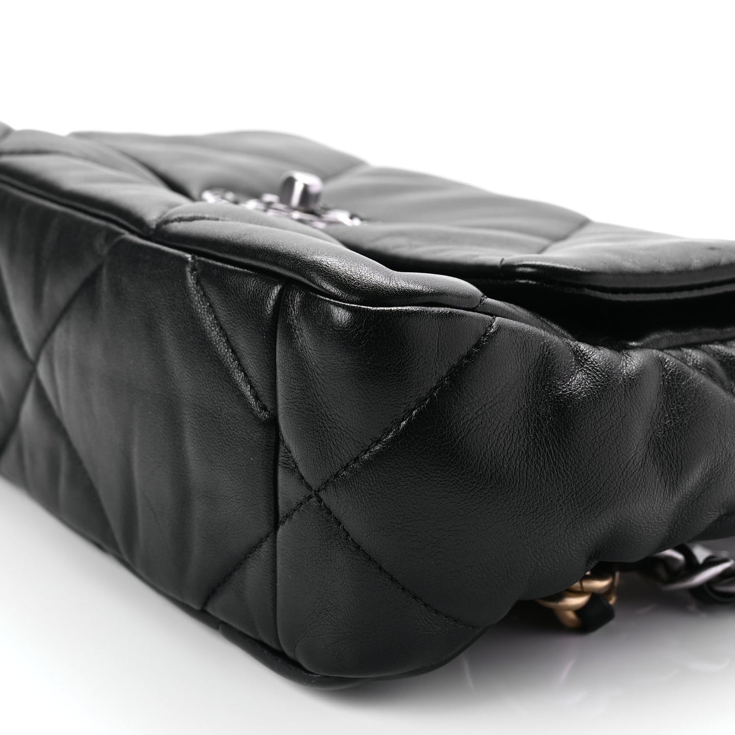 Lambskin Quilted Medium  19 Flap Black