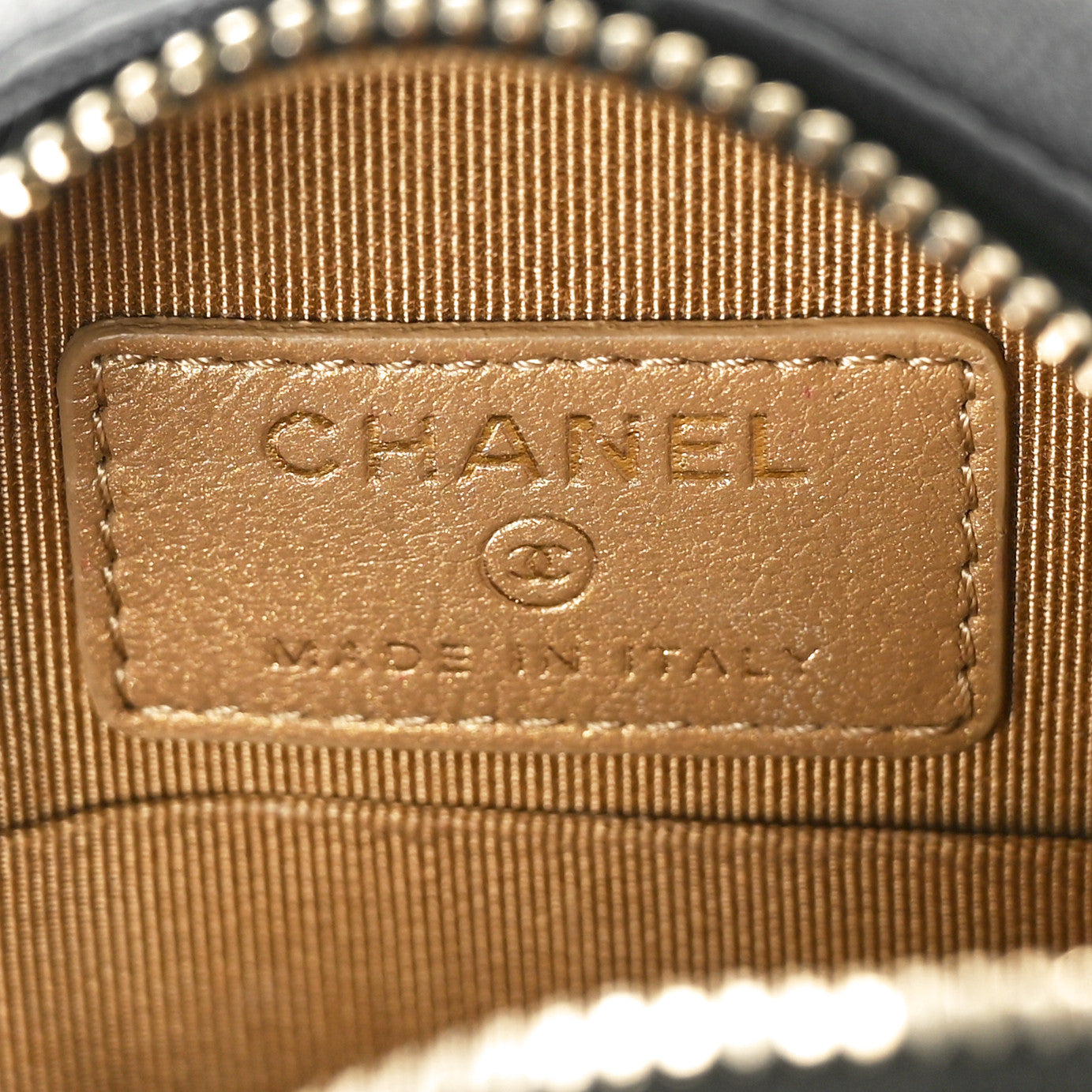 Goatskin Quilted Chic Pearls Chain Round Clutch With Chain Black