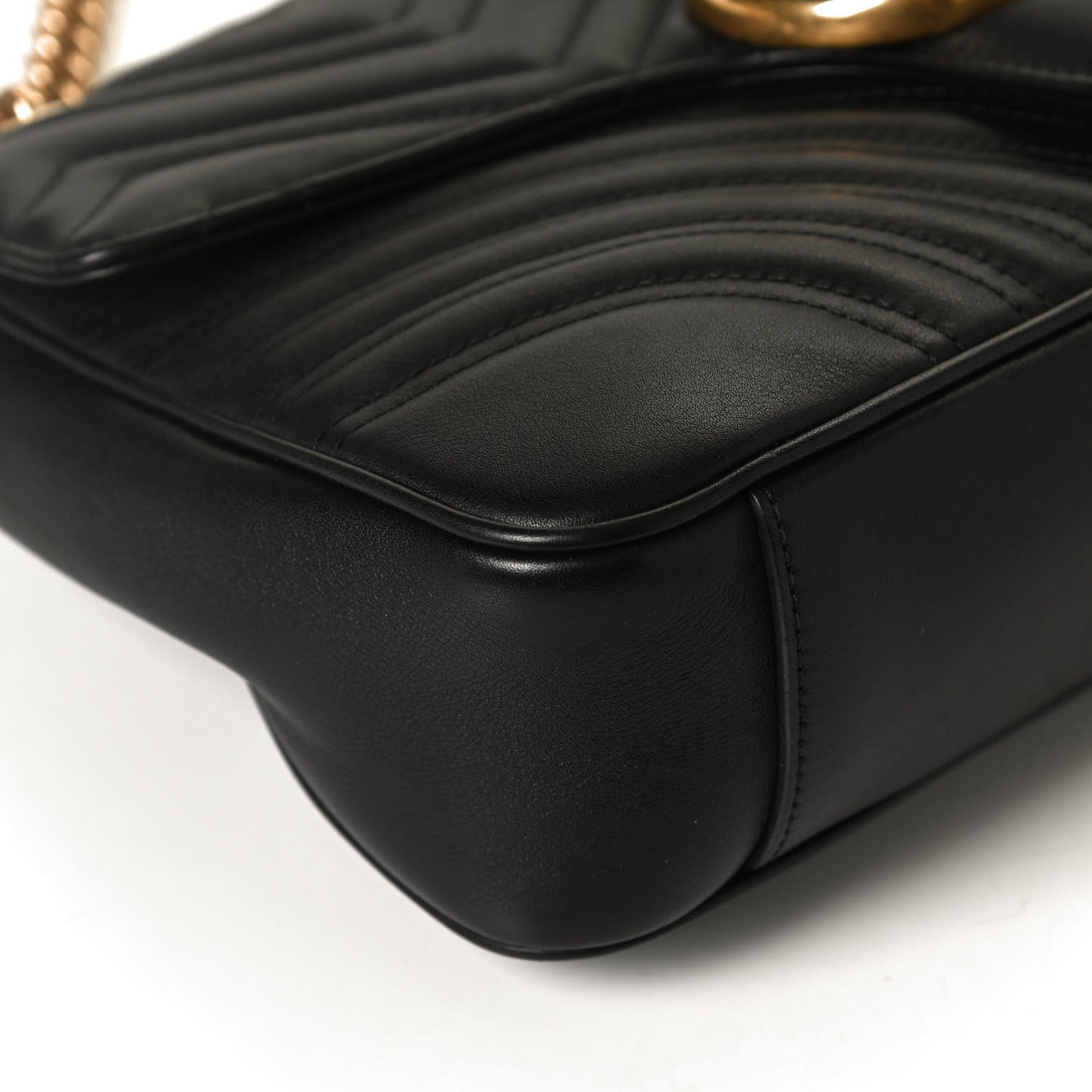 Calfskin Matelasse Medium GG Marmont Shoulder Bag Black