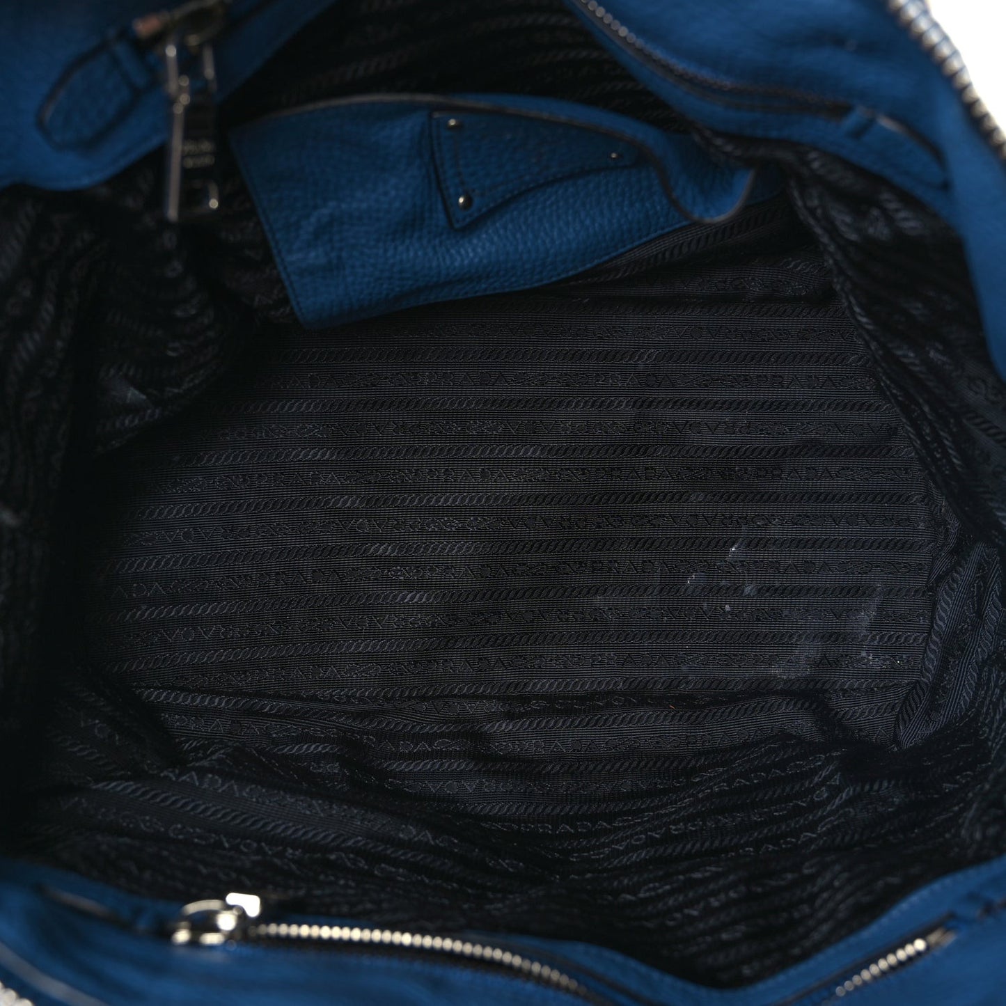Vitello Daino Shoulder Bag Cobalto
