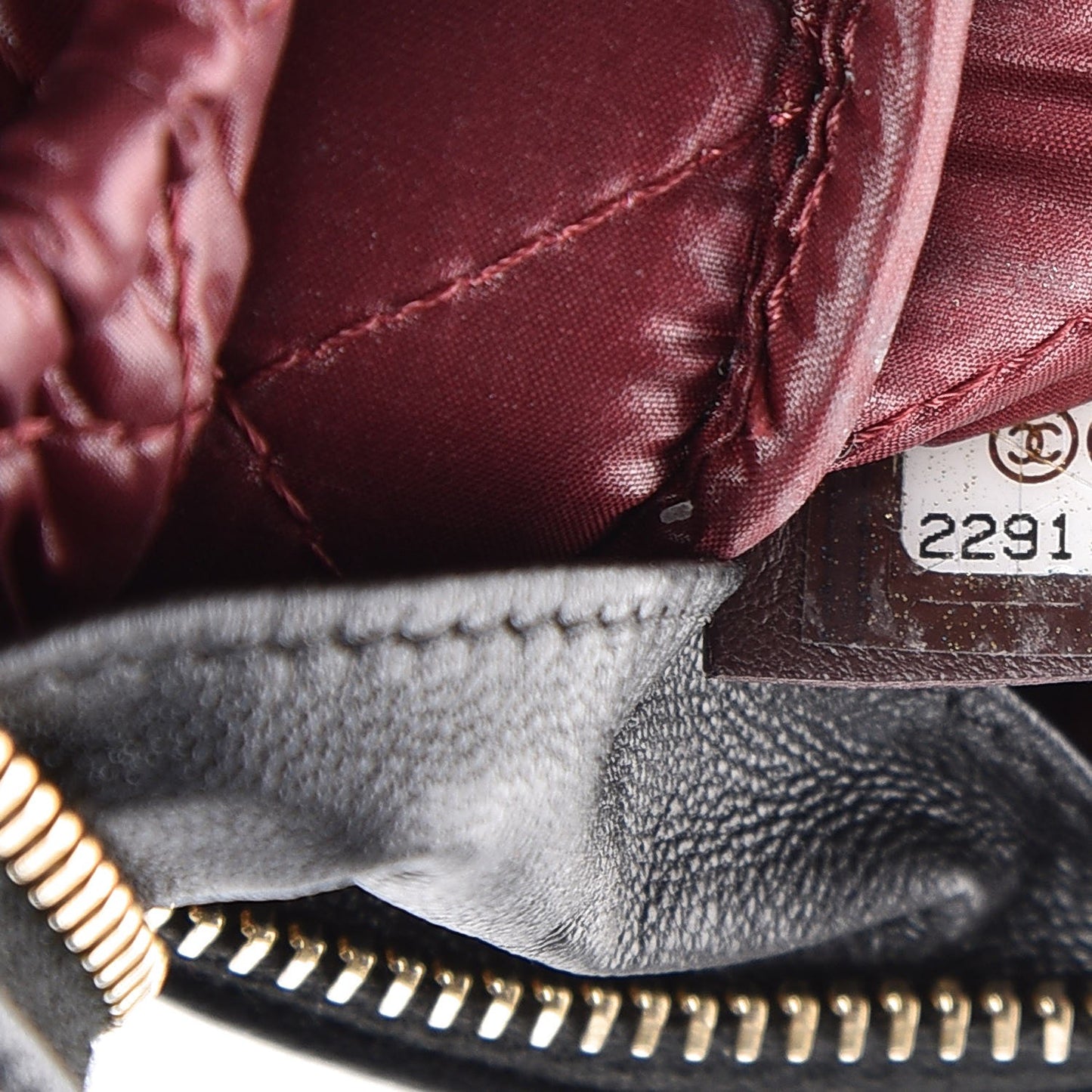 Lambskin Quilted Medium Curvy Pouch Cosmetic Case Black