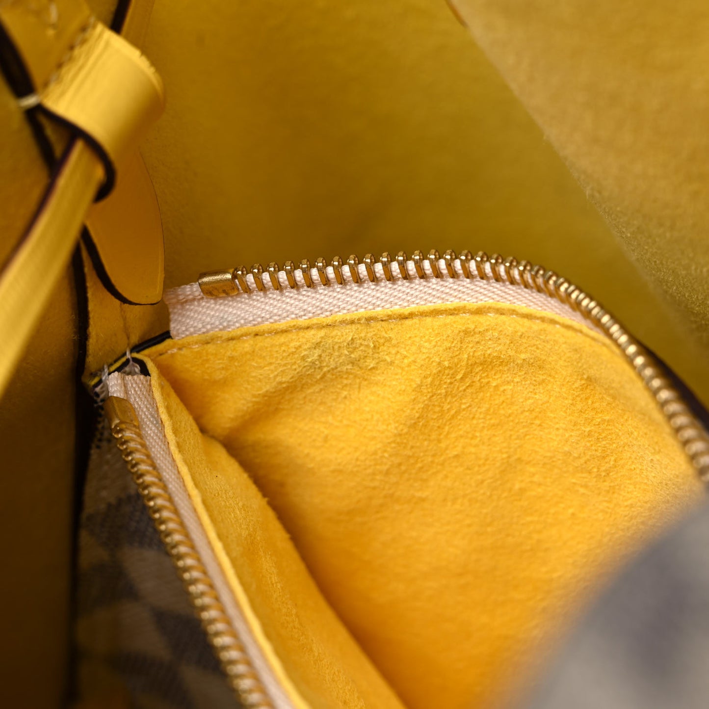 Damier Azur Neonoe MM Pineapple