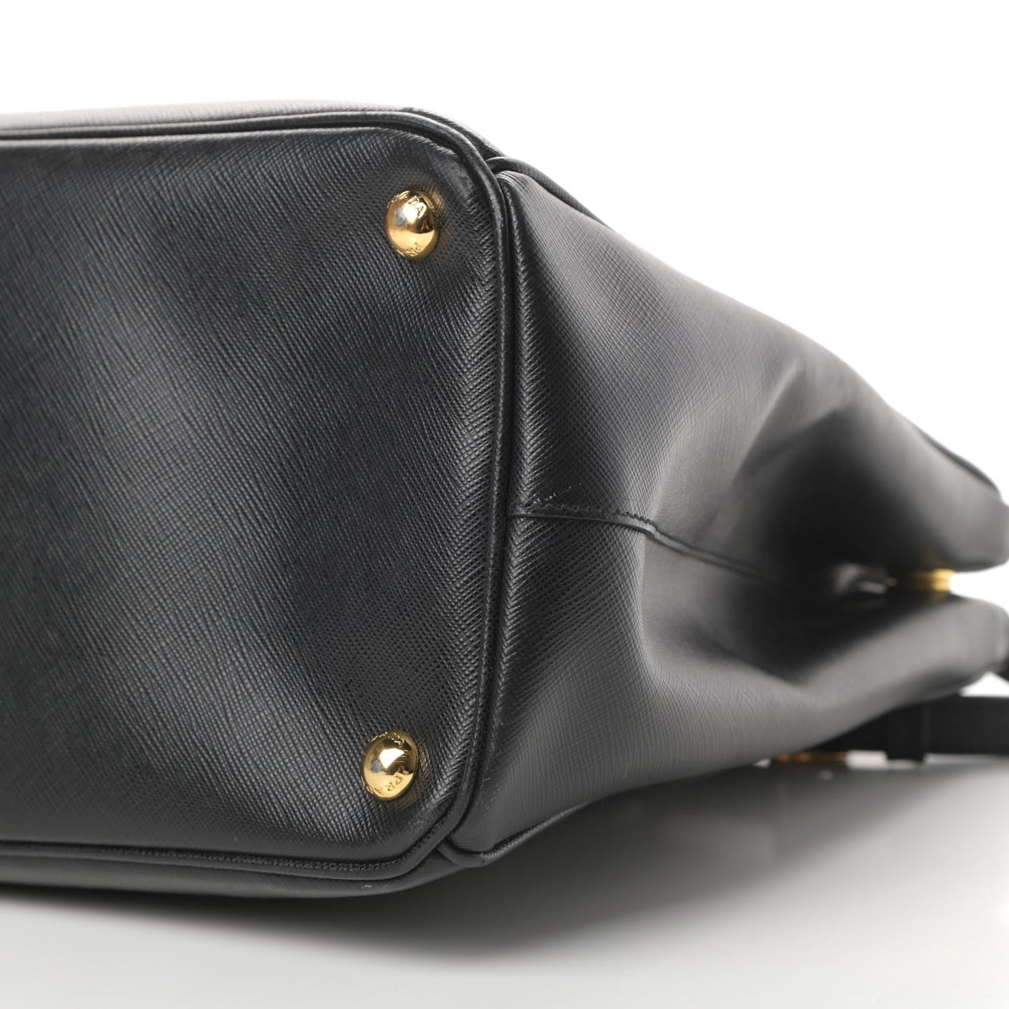 Saffiano Medium Galleria Double Zip Tote Black