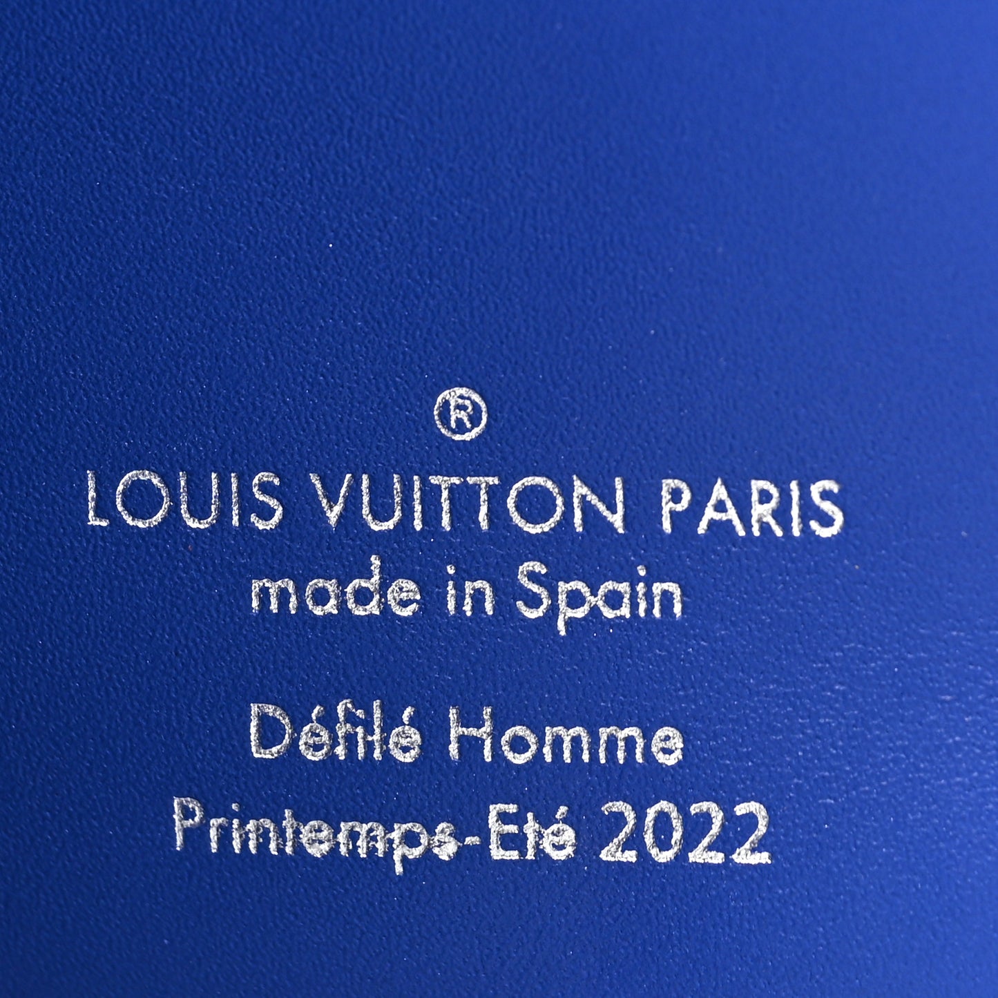 LOUIS VUITTON Taurillon Illusion Zippy Vertical Wallet Bleu Rose