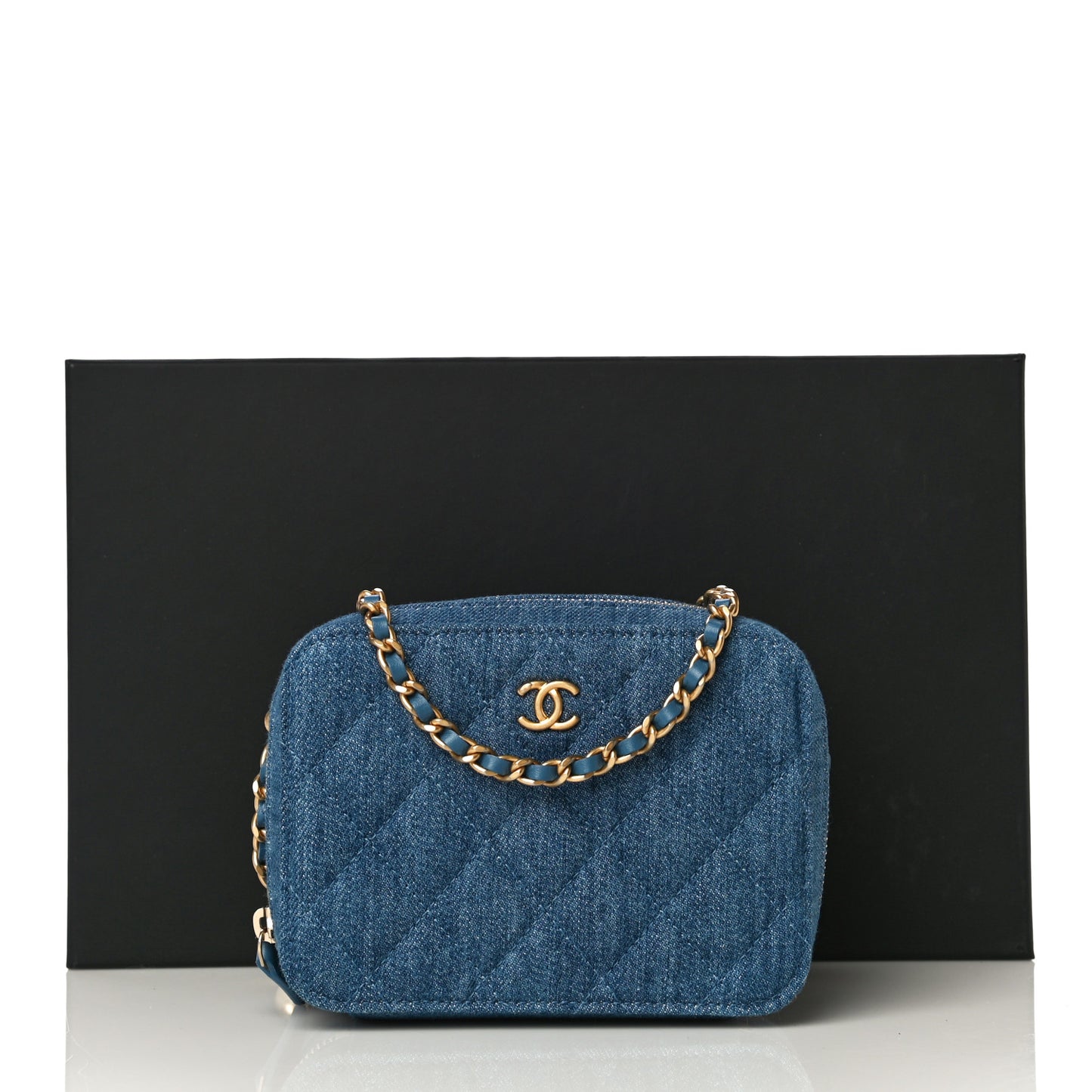 Denim Quilted CC Pearl Crush Camera Case Blue