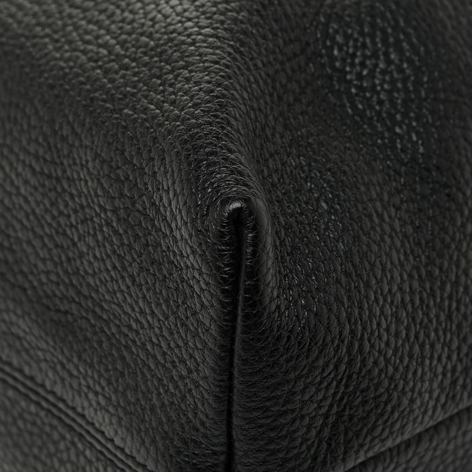 Burberry London Grainy Calfskin Medium Baynard Tote Black 16 of 19